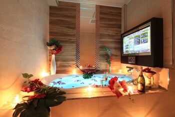 HOTEL AURA ASIAN RESORT Kawagoe - Adult Only photo 3