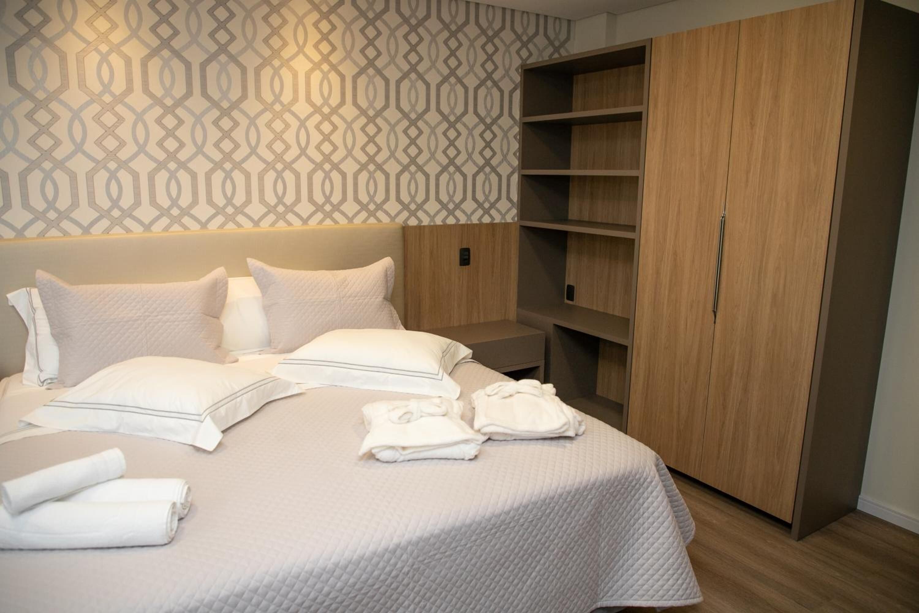 Others 1, Hotel Zunino, Palhoça