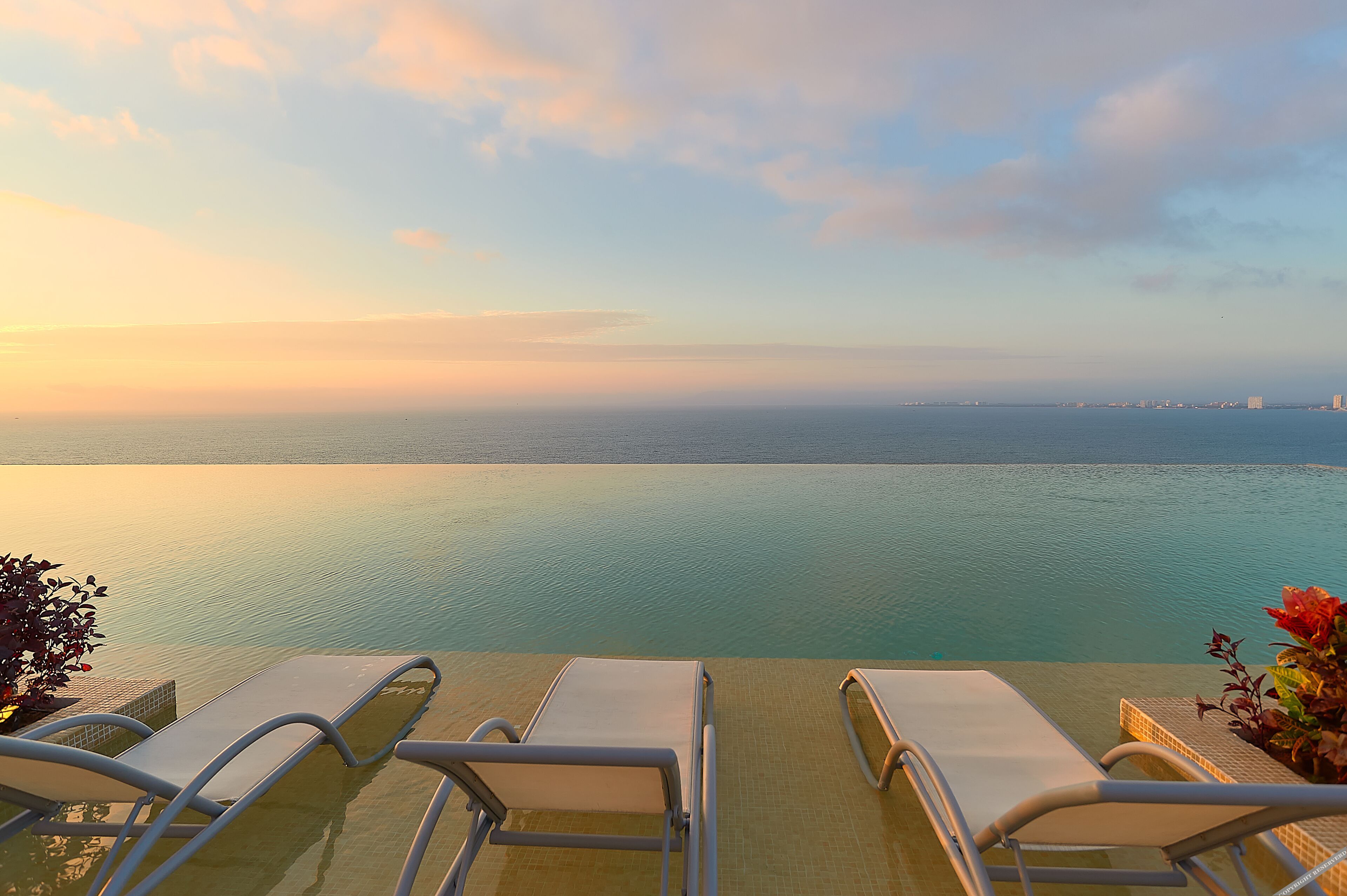 Maxwell Residences at Indah Puerto Vallarta Hurb