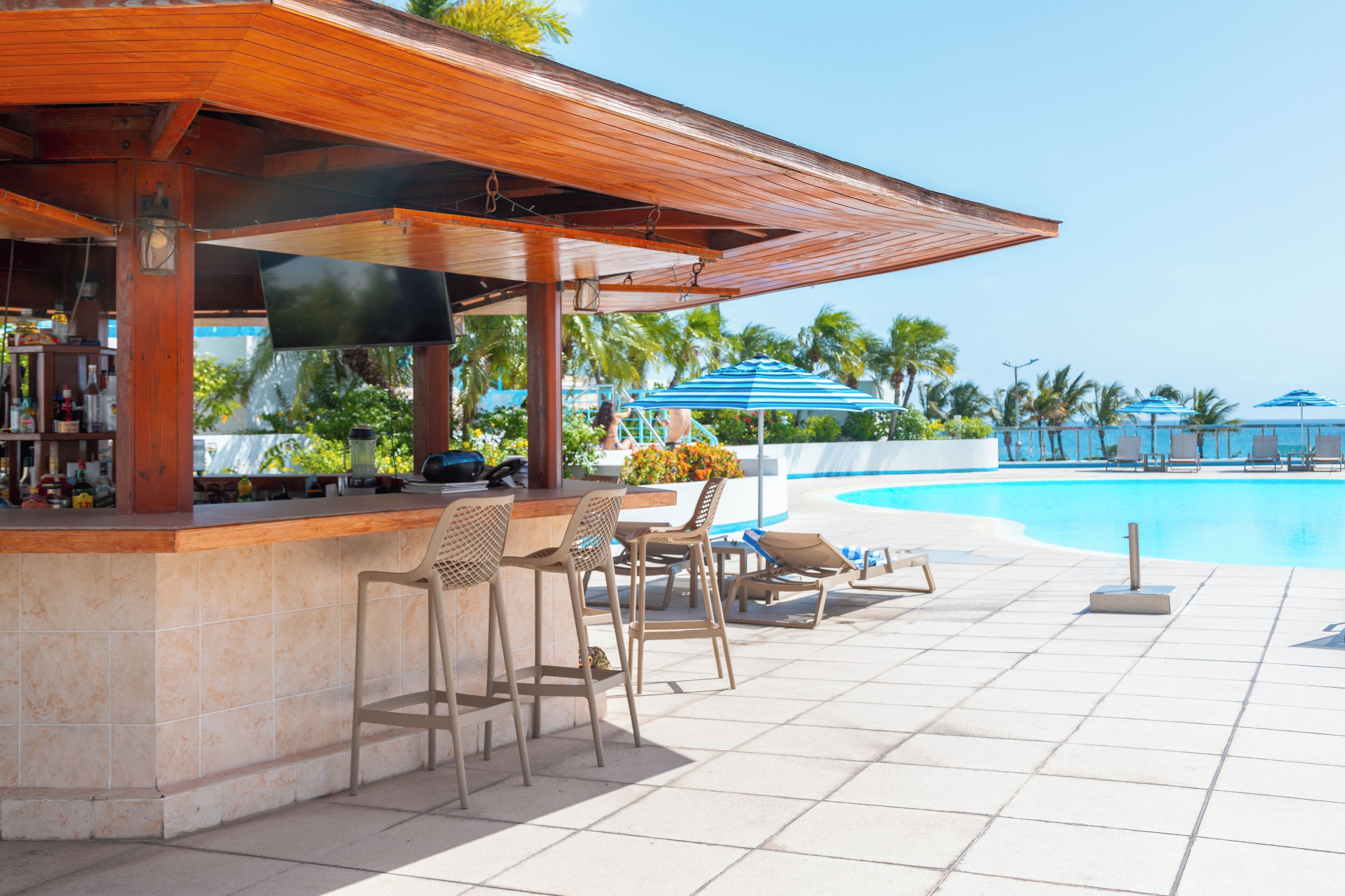Poolside bar