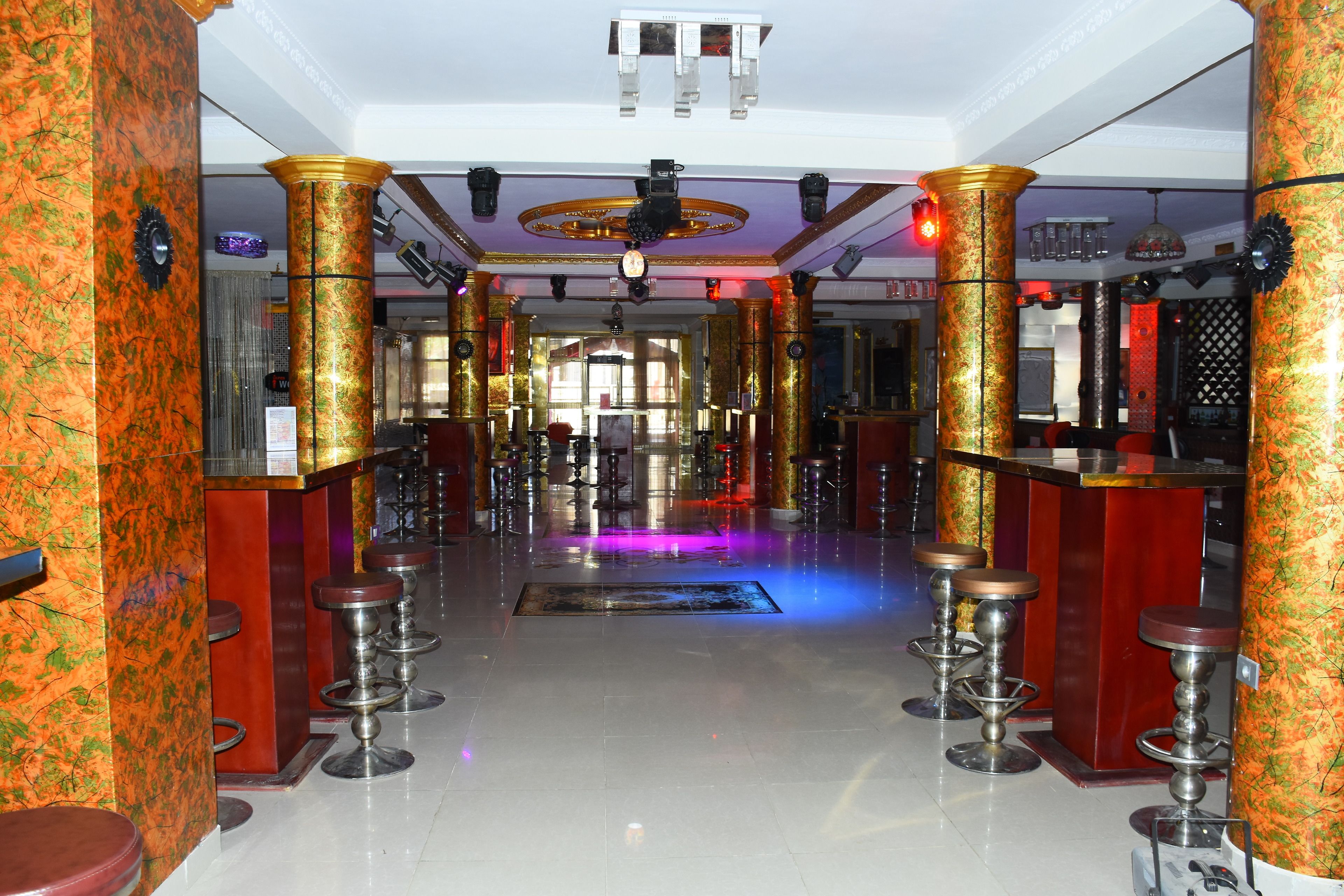 Noble House photo 2