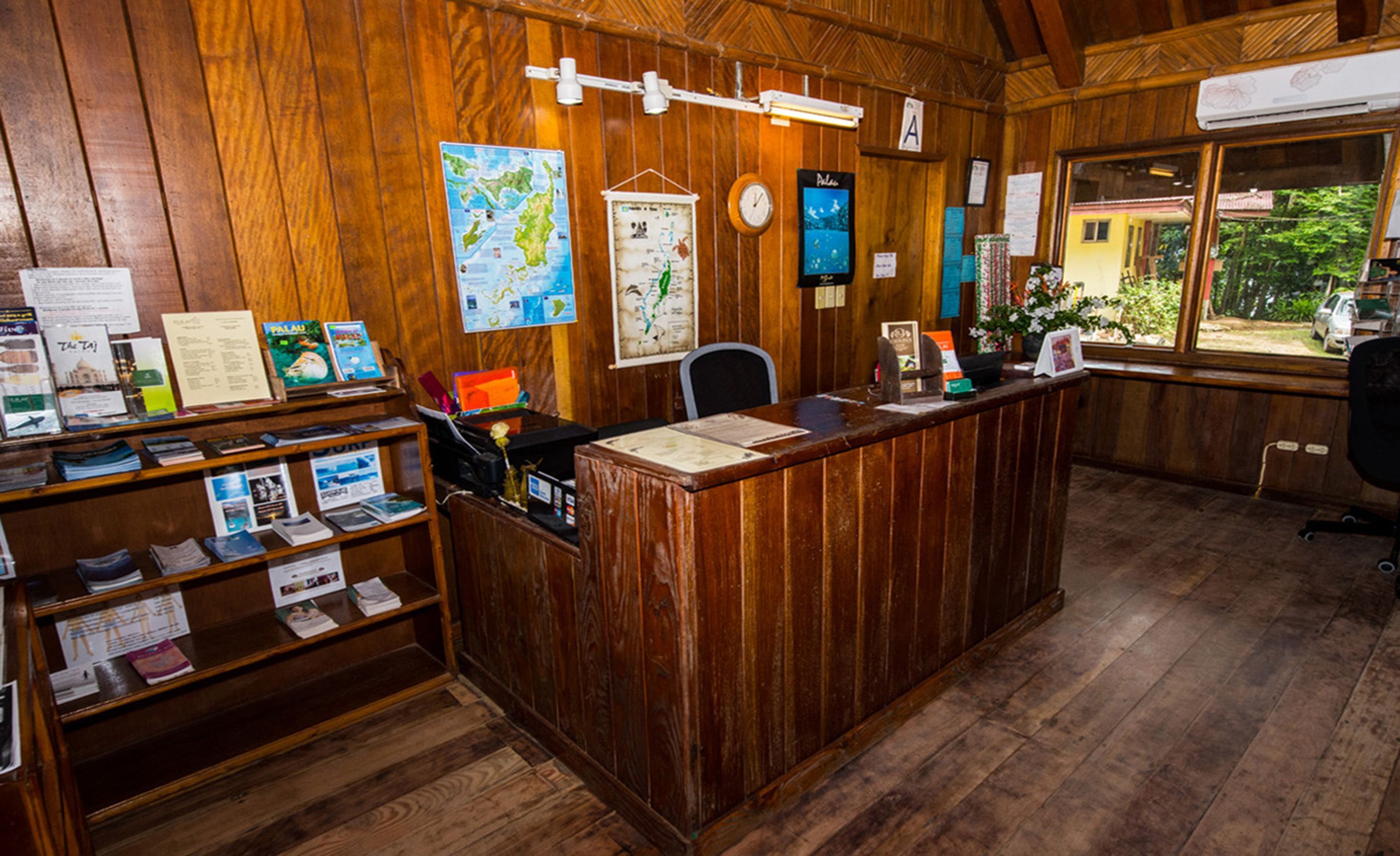 Concierge desk