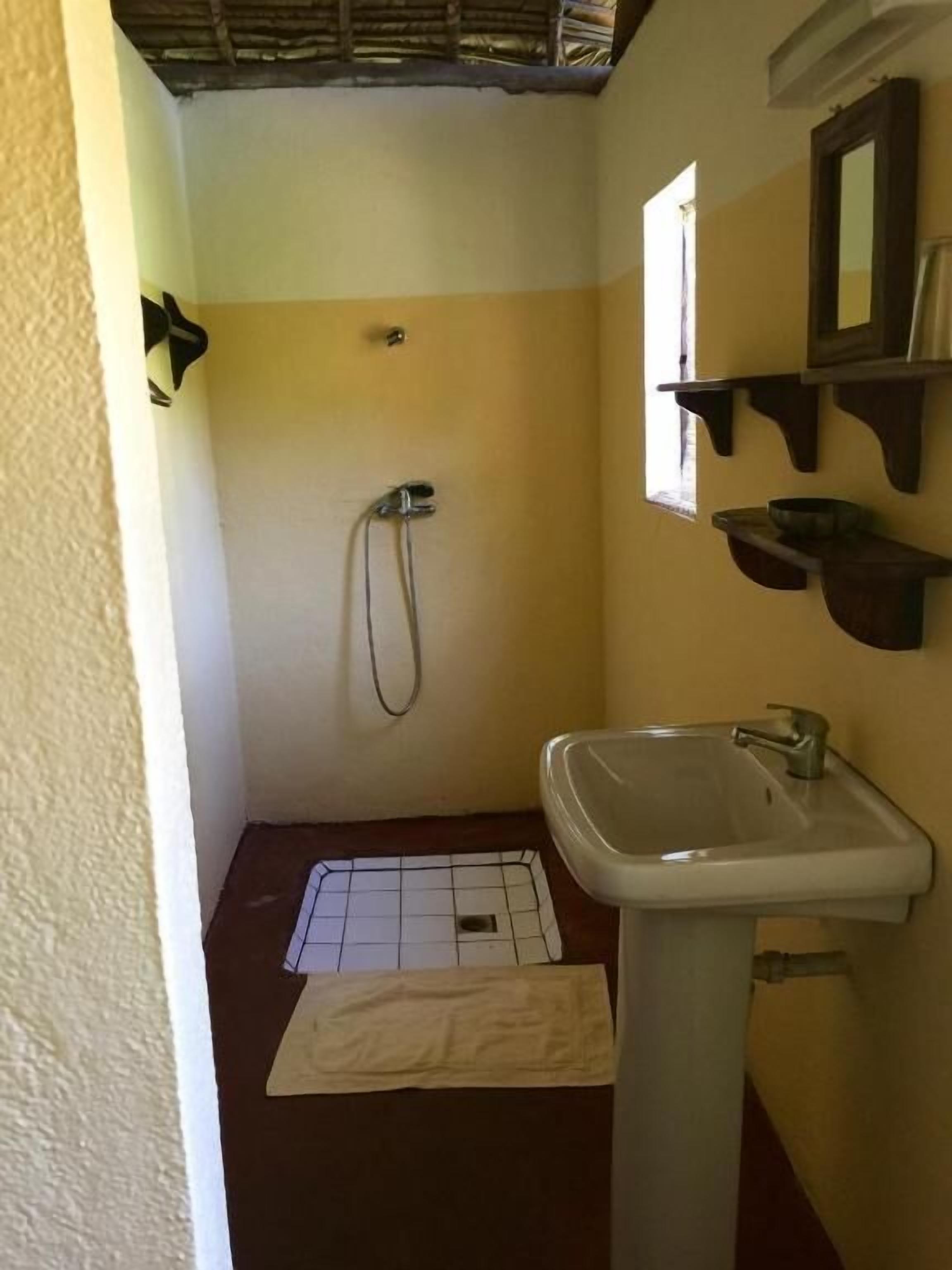 Hotel Lodge La Pirogue Mahambo photo 4