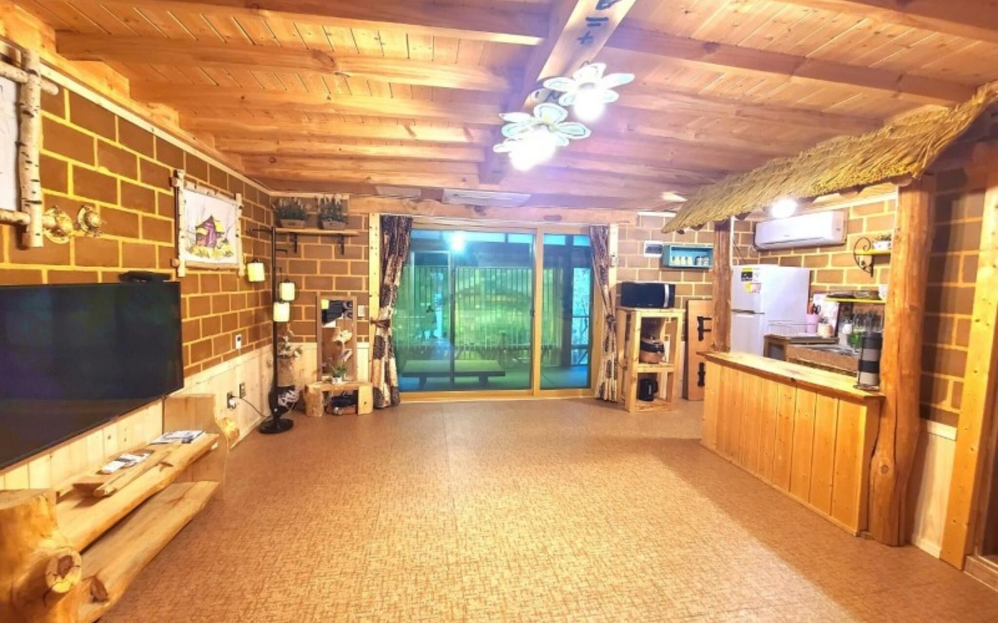 Muju Heukjip Punggyeong Pension