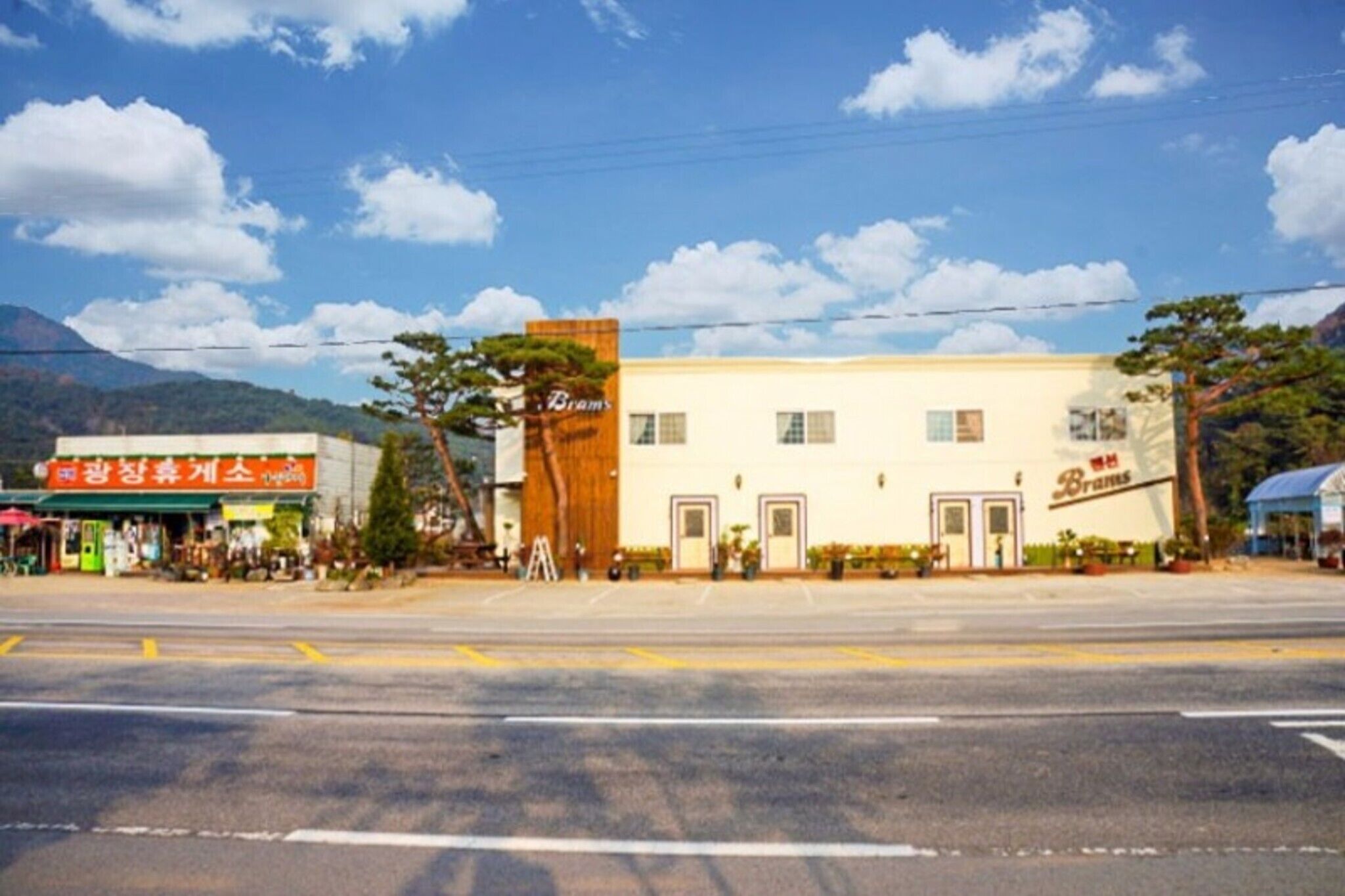 Jeongeup Brahms Pension A photo 3