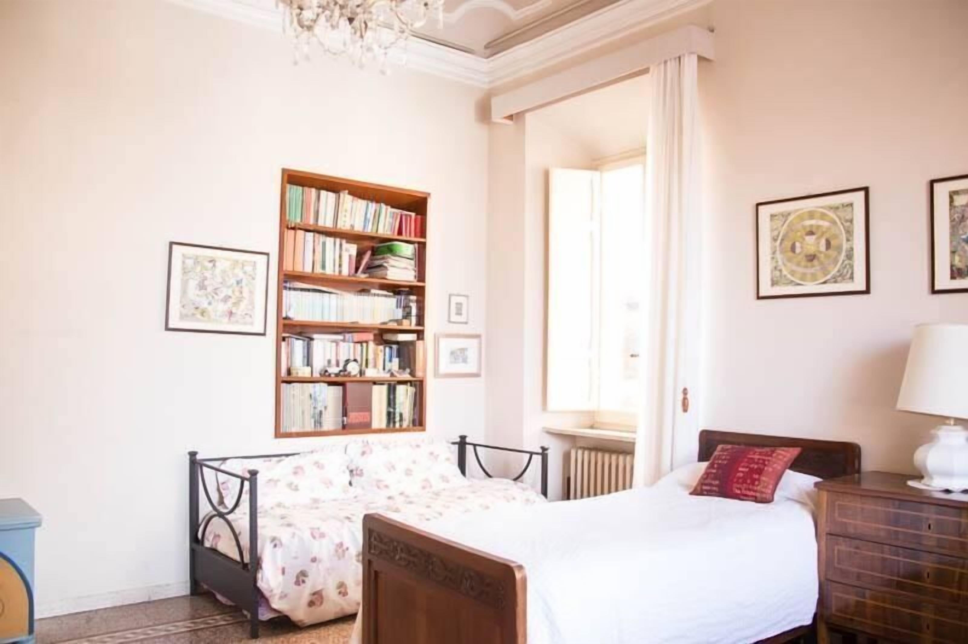 Deluxe Triple room (full double bed and single bed) (bed type is subject to availability)