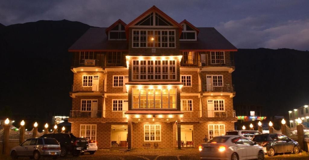 Magnum Hotel and Restaurant photo 2