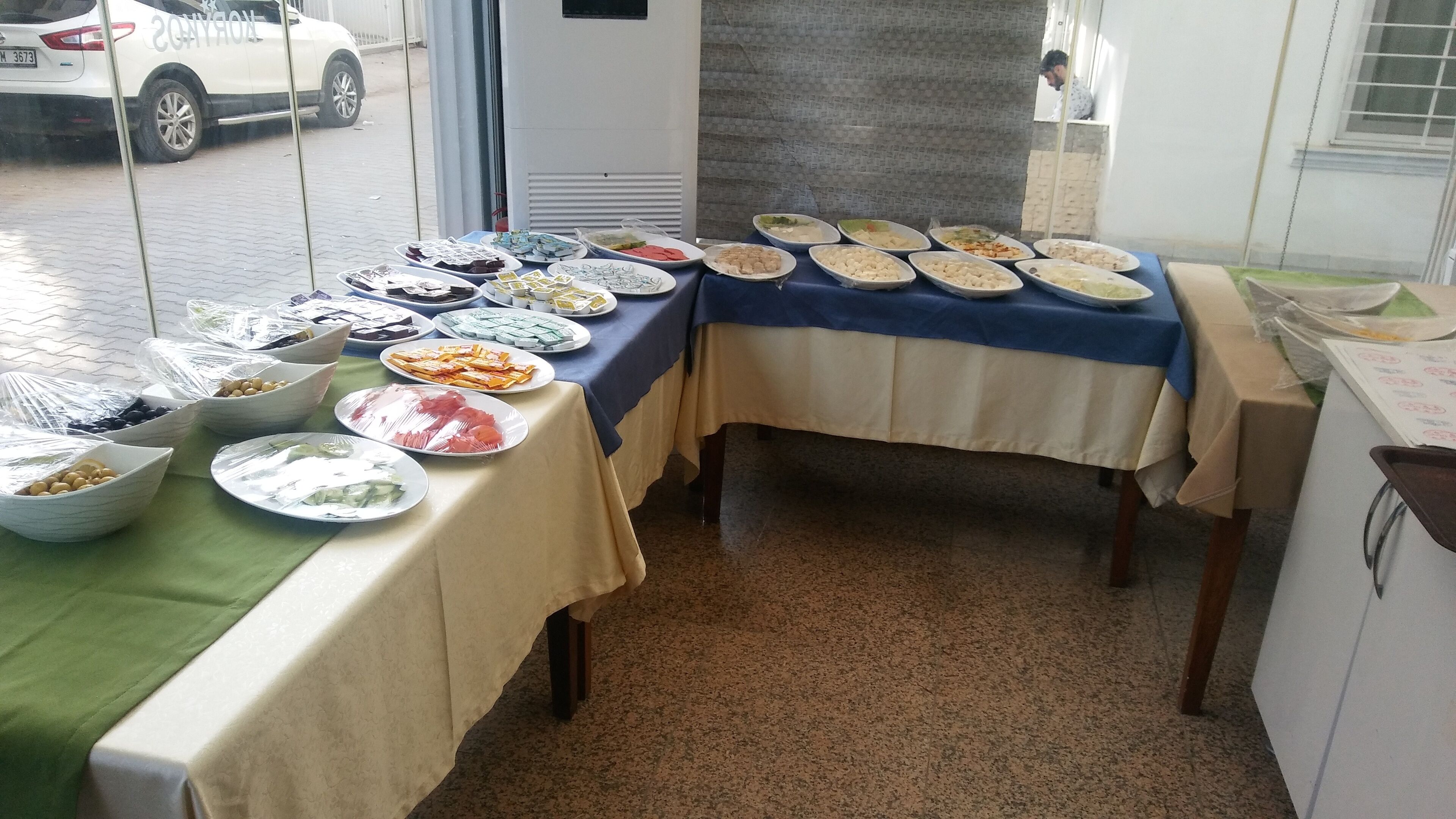 Food & Drinks