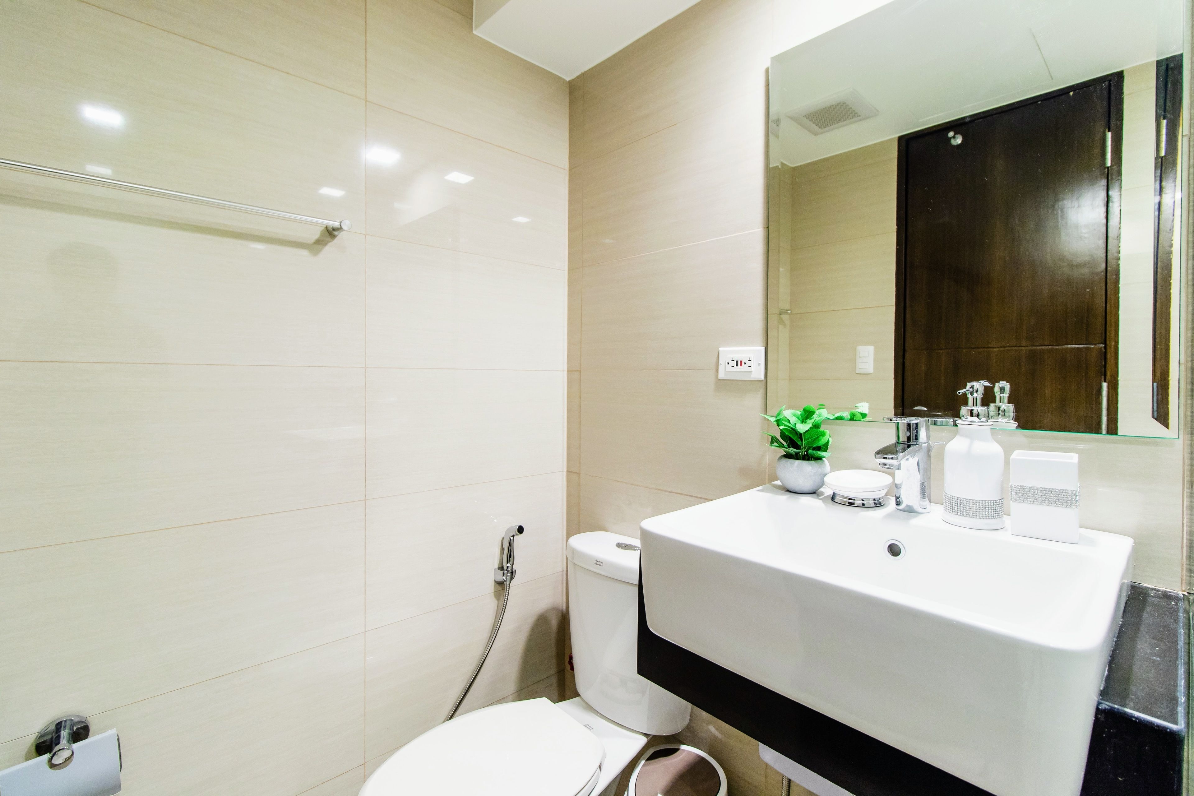 Viceroy 3 Mckinley Hill BGC photo 2