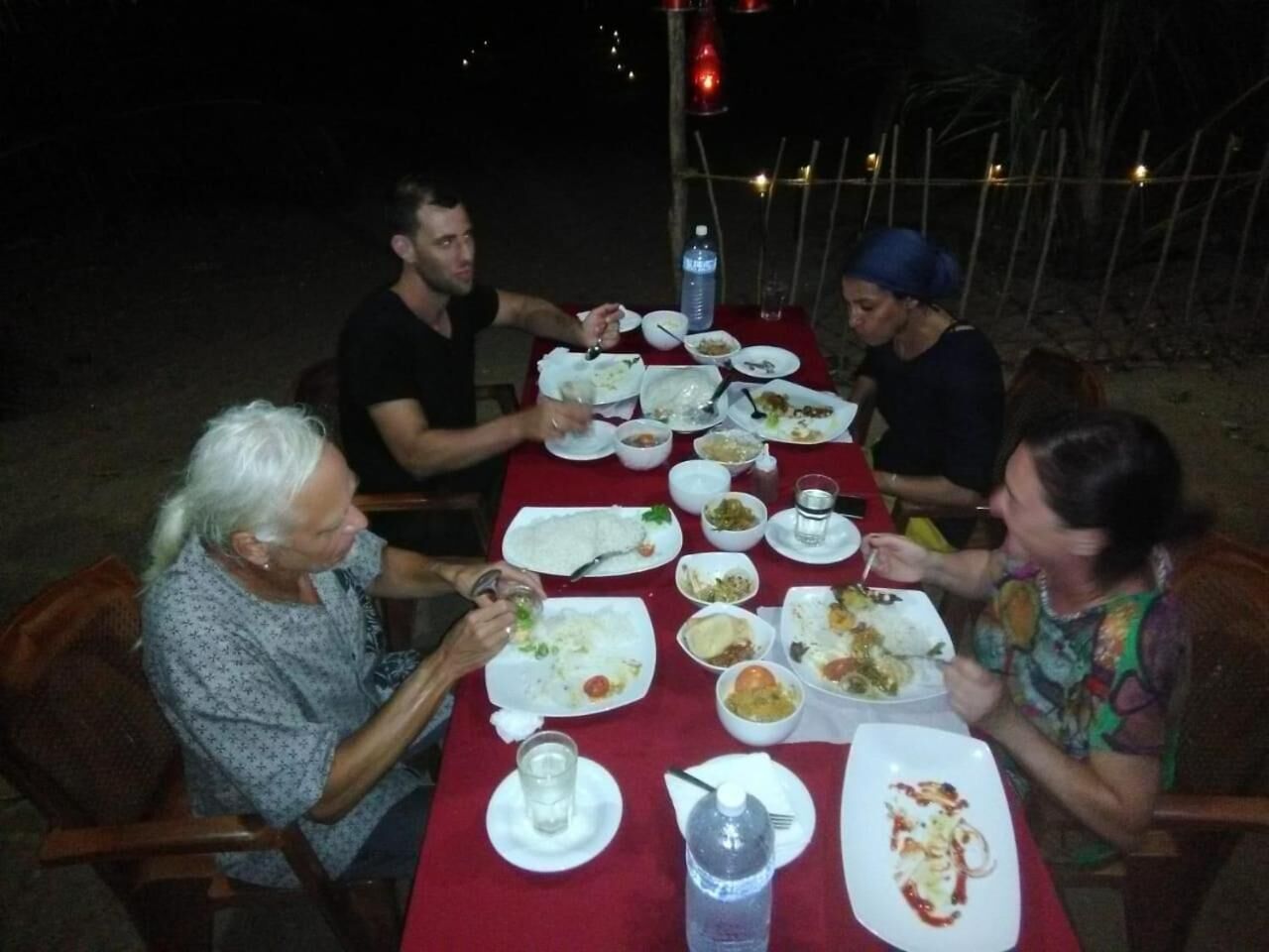 Restaurant 5, Reef Pasikudah, Koralai Pattu (Valachchenai)
