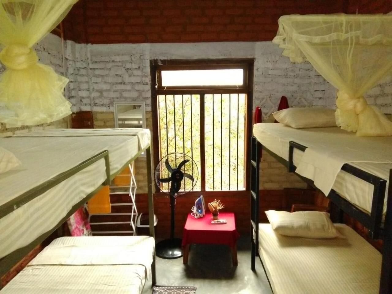 Room 2, Reef Pasikudah, Koralai Pattu (Valachchenai)