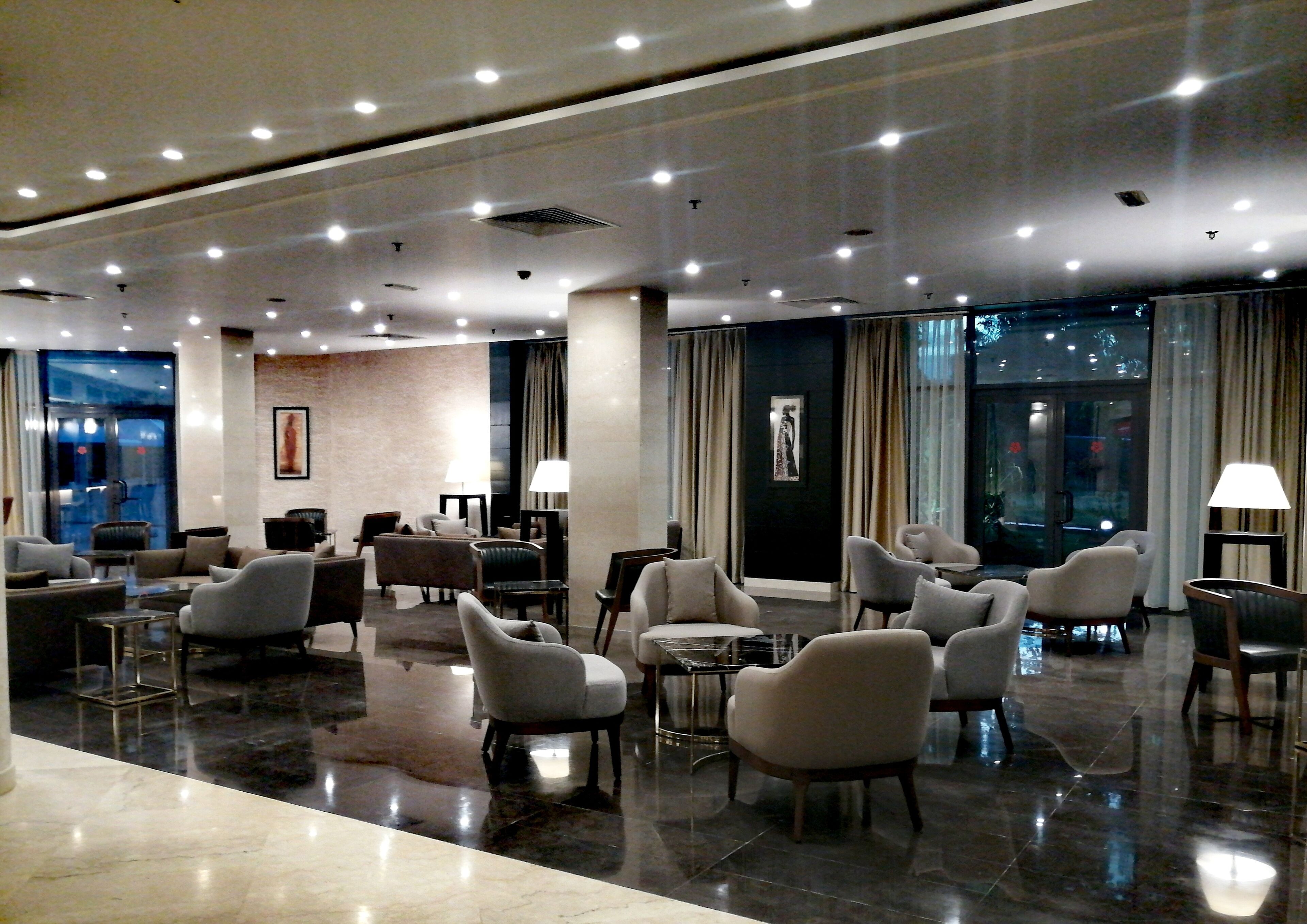 Lobby lounge