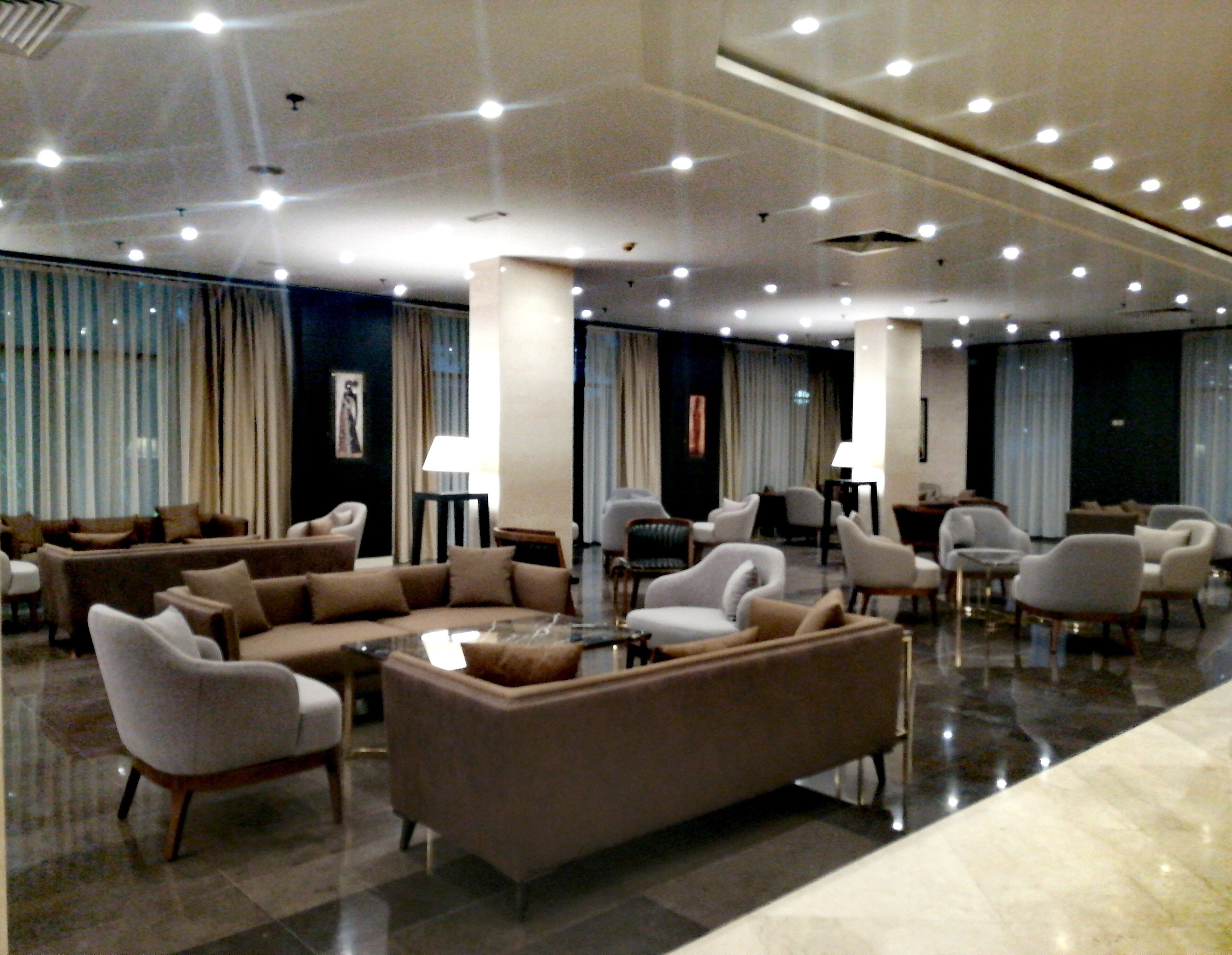 Lobby lounge