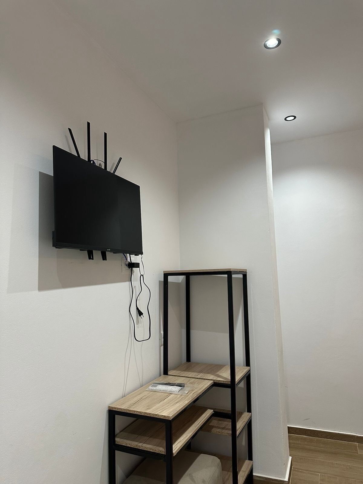 Room 5, Mece Apt, Sarandës