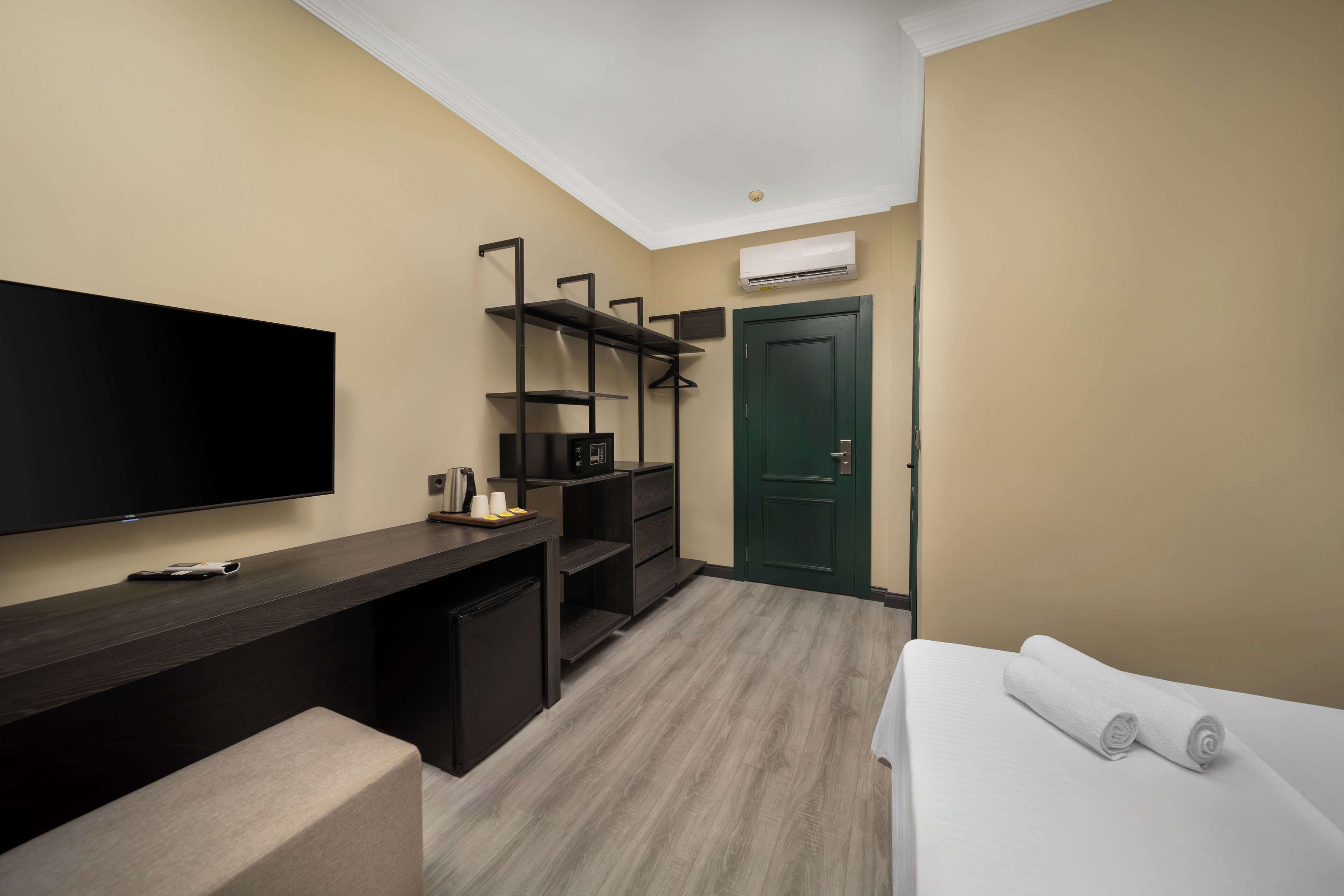 Double or Twin Room - No Window