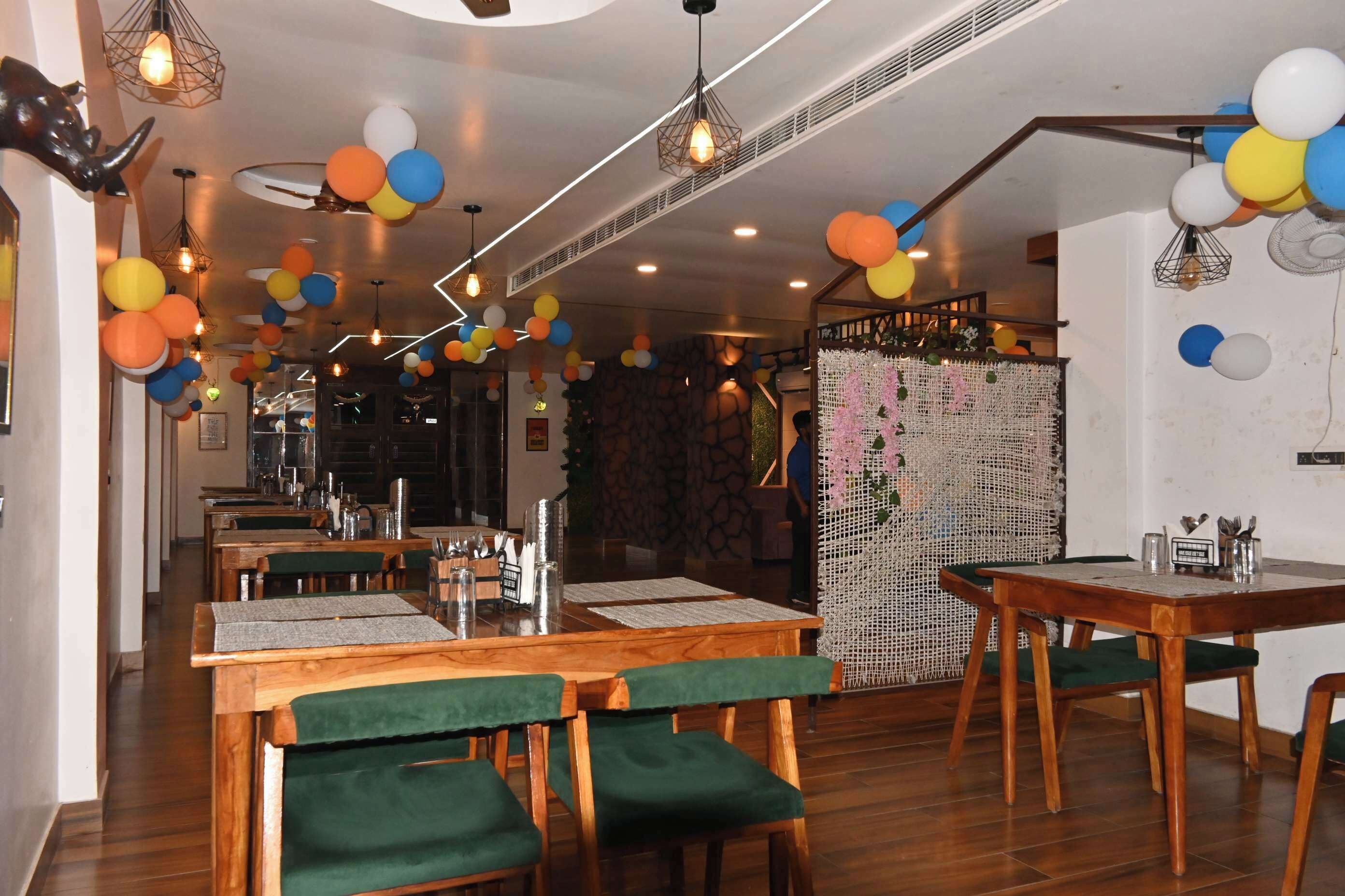 Room 3, GK Hotel and Restaurant, Varanasi