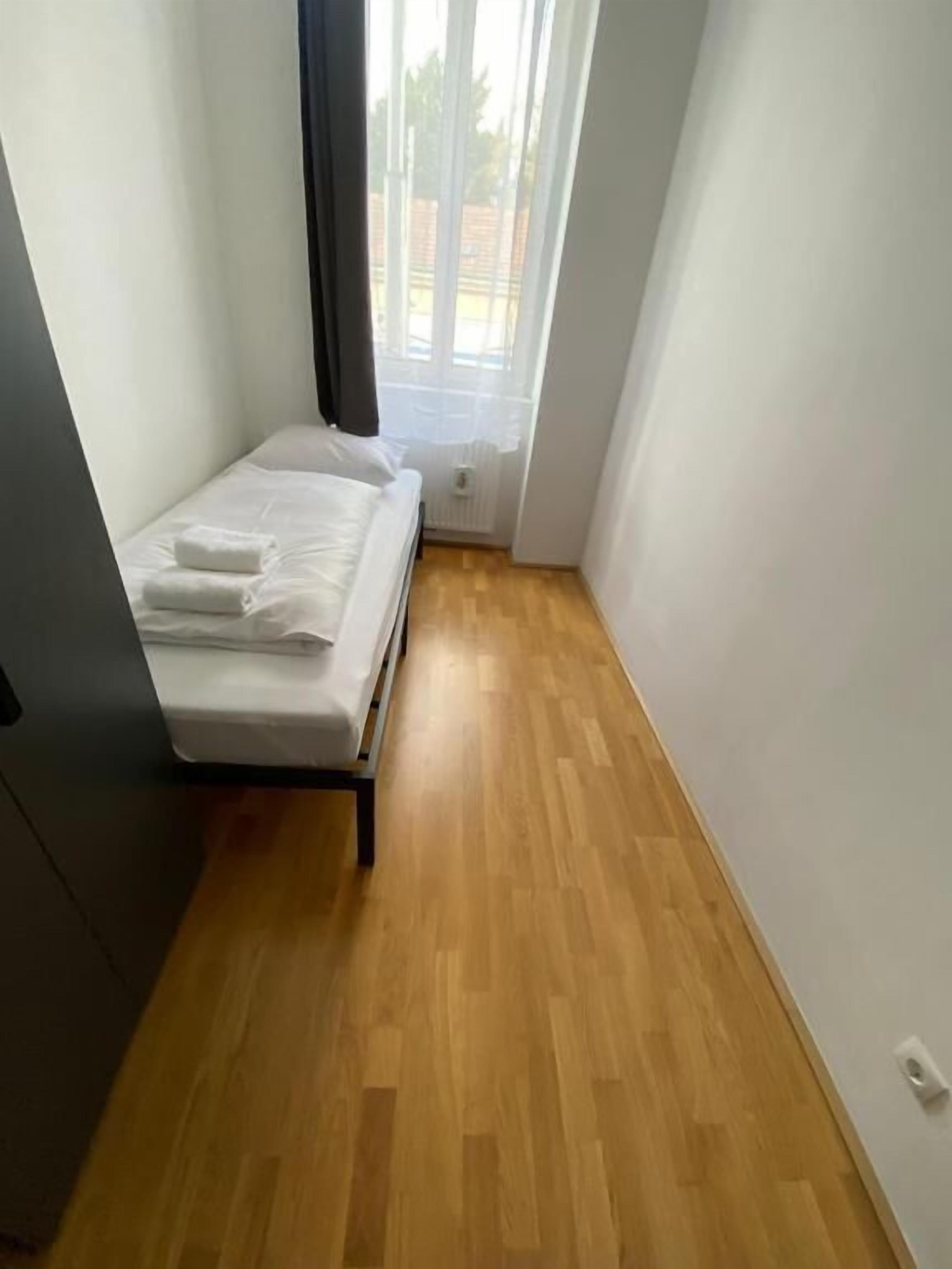 Room 4, Floridsdorfer Apartment, Wien