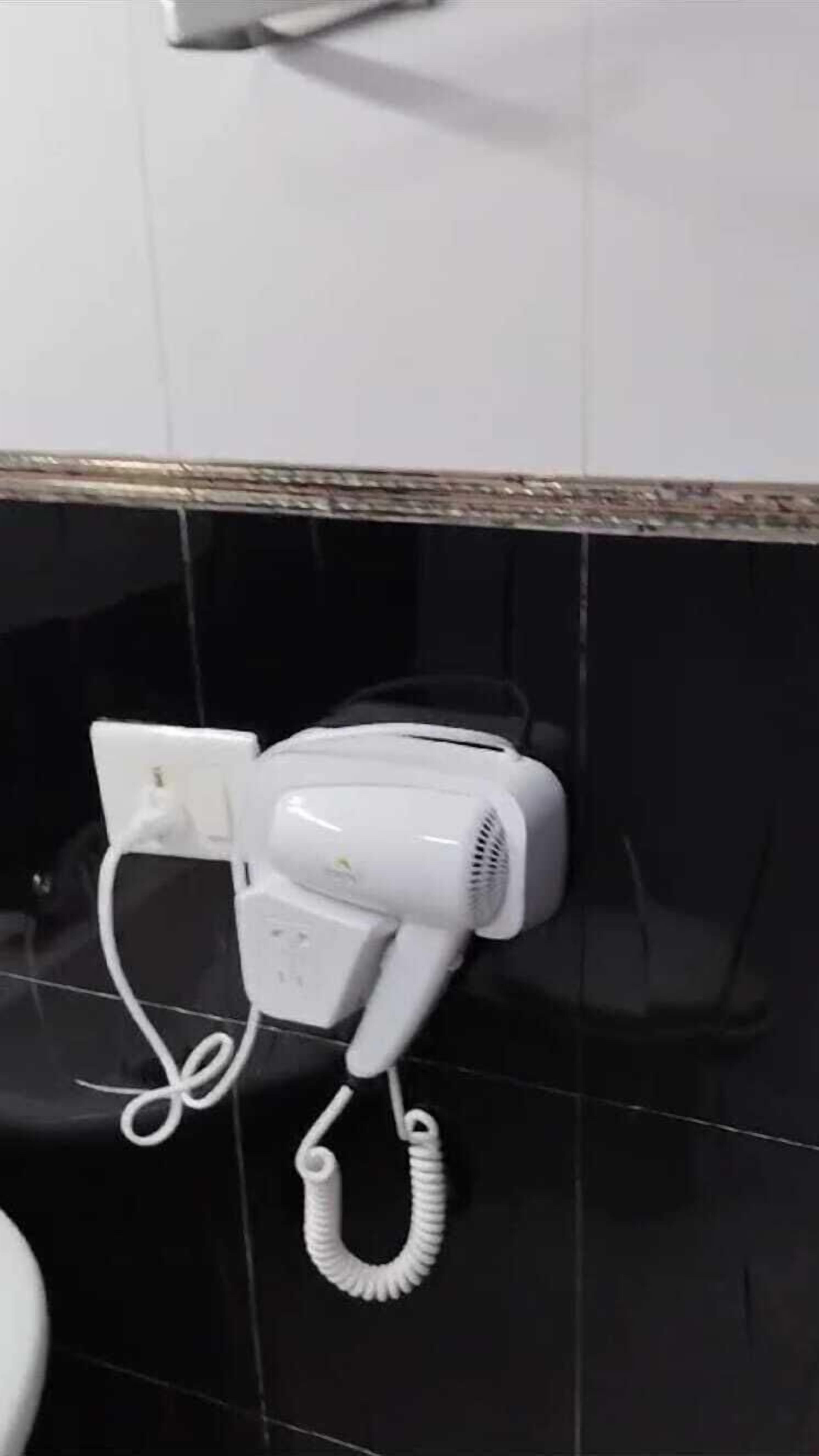 Bathroom amenities
