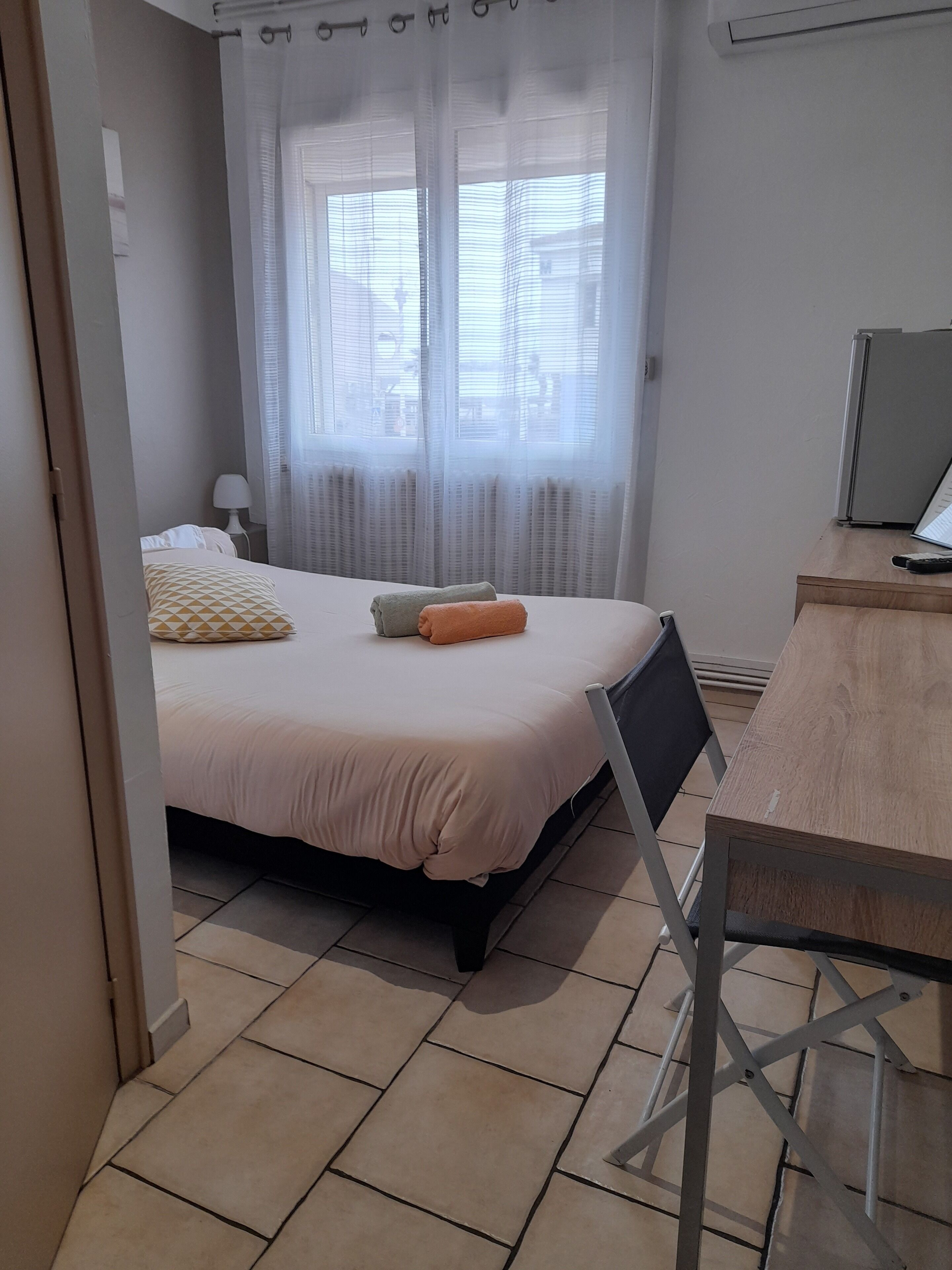 Others, Hotel calypso fos, Bouches-du-Rhône