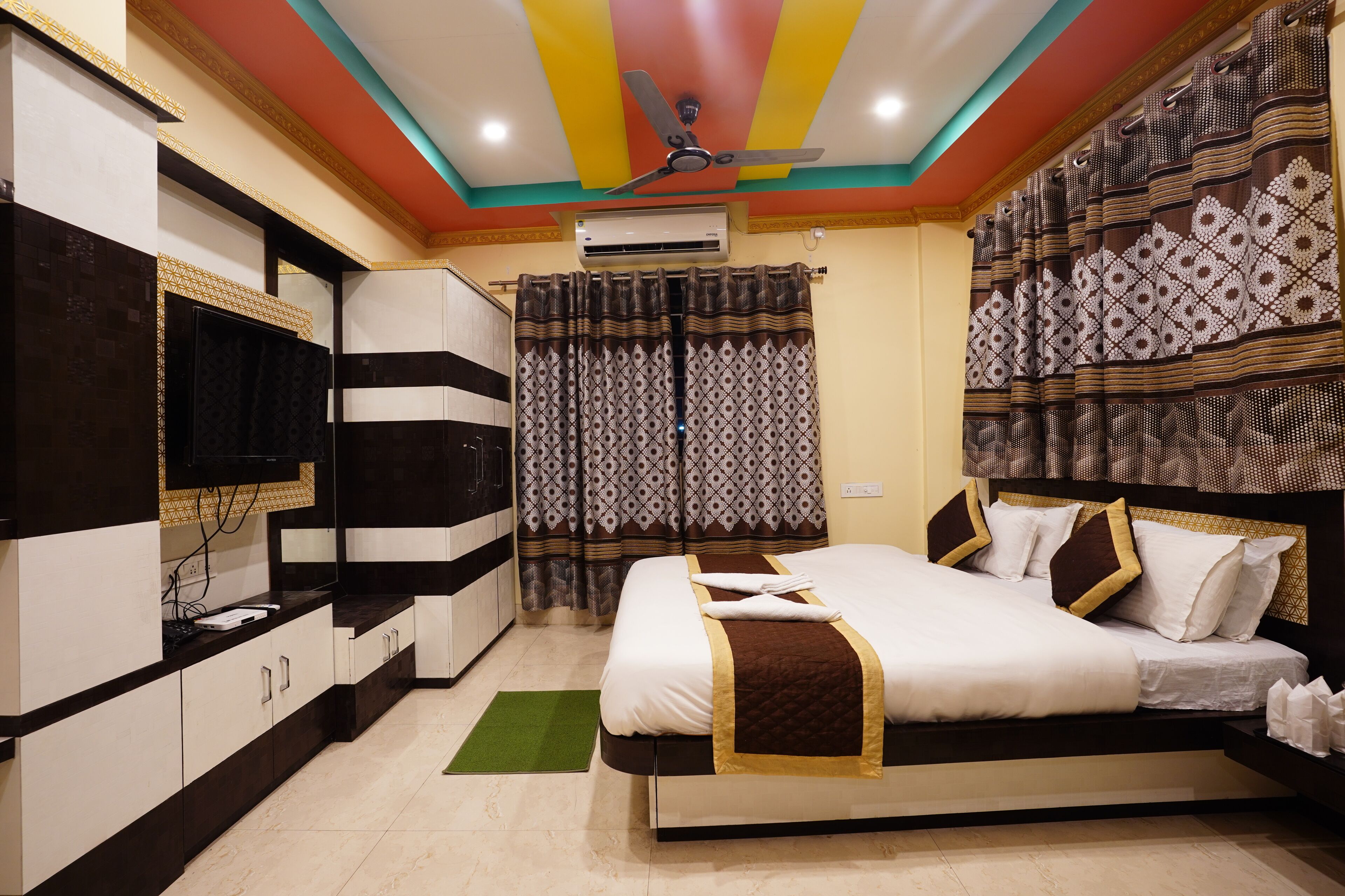 Room 4, Tirupati Lodge, Jalpaiguri