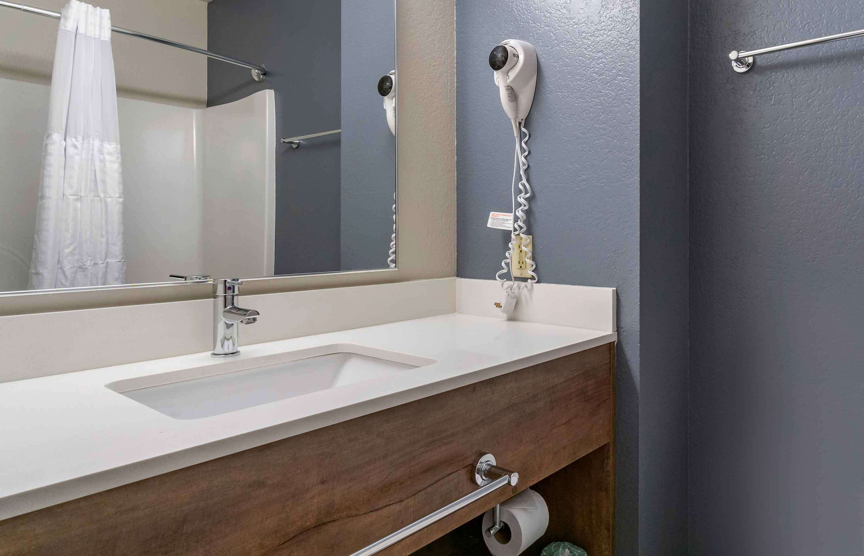 Extended Stay America Premier Suites - Bradenton - Tap to explore photos