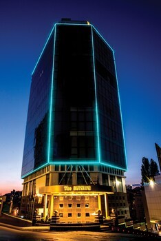 Front of Property - Evening or Night