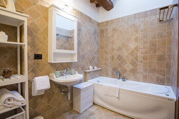 Borgo Poggiardelli photo 2