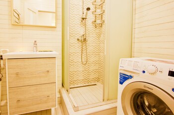 LUXKV Apartment on Nikoloyamskiy 3A photo 4