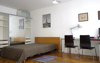 LUXKV Apartment on Schipkovskiy