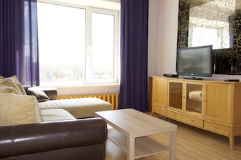 LUXKV Apartment on Nikoloyamskiy