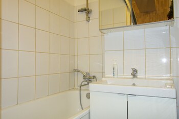 LUXKV Apartment on Nikoloyamskiy photo 3