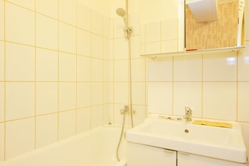 LUXKV Apartment on Nikoloyamskiy photo 4