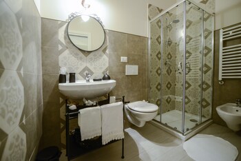 Bathroom 3, In Bocca ai Sassi, Matera