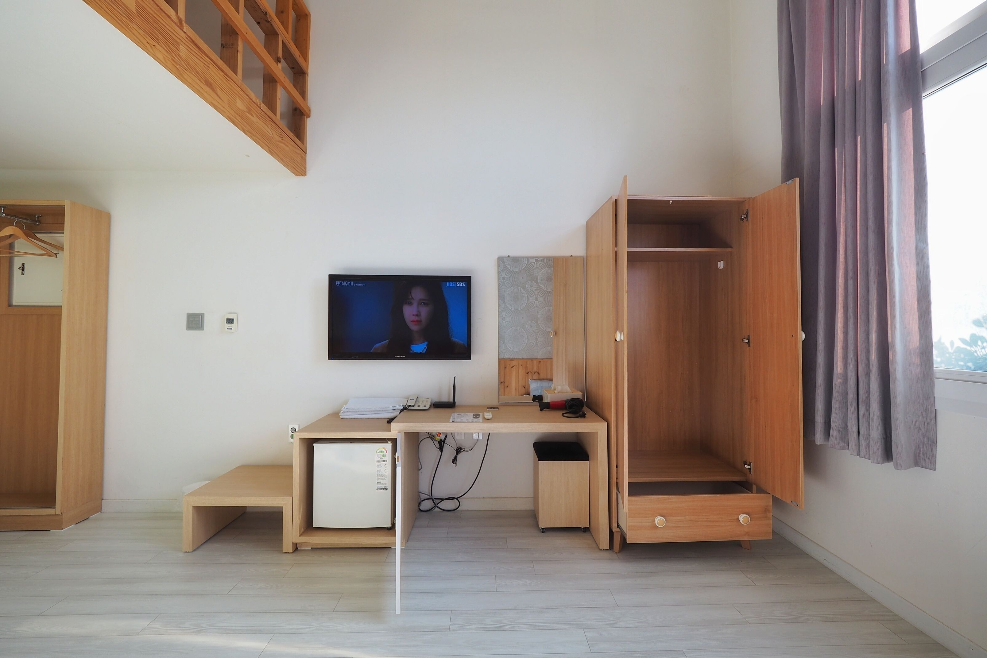 Ain People Hotel