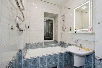 LUXKV Apartment on Sivtsev Vrazhek photo 5