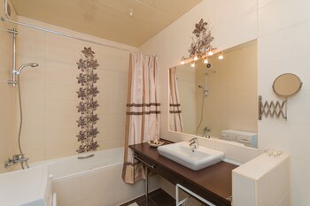 Apartment Belinskogo 11-66 - apt 80 photo 2