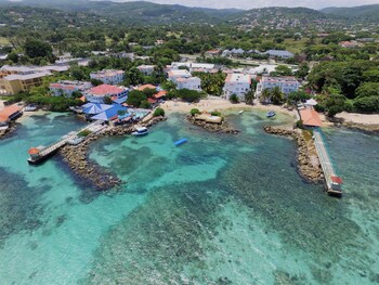 Franklyn D Resort & Spa All Inclusive ラナウェイベイ Jamaica thumbnail