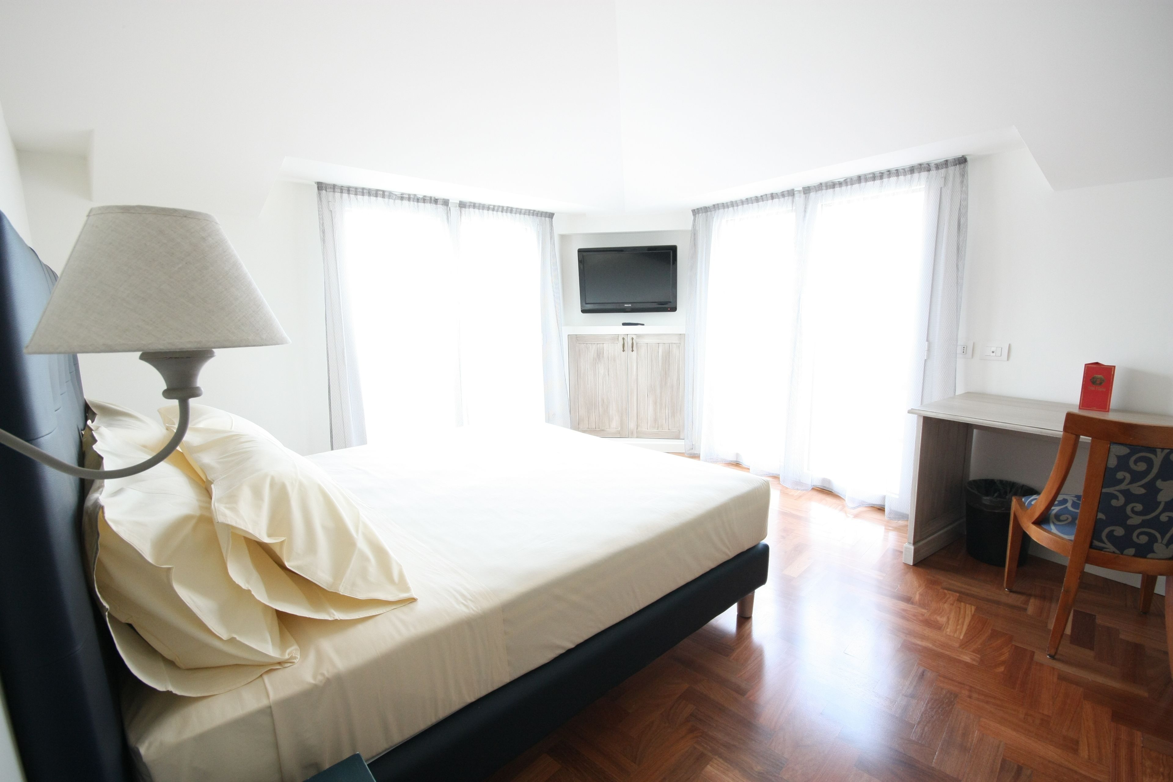 Plinius Lifestyle Hotel Lake Como Room Type - Double or Twin EXECUTIVE Plinius Lifestyle Hotel Lake Como Room Type - Double or Twin EXECUTIVE