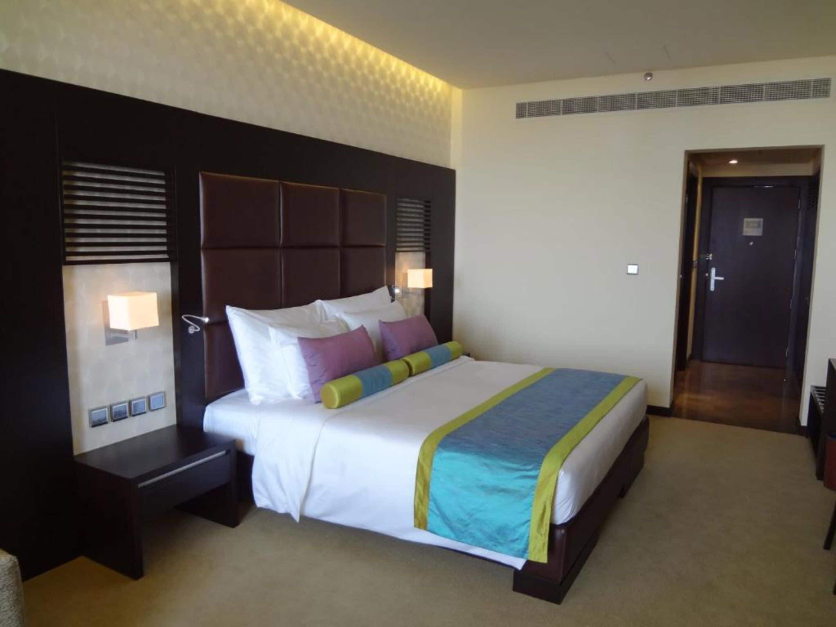 Hues Boutique Hotel, Gold Souk Room Type - Family Suite