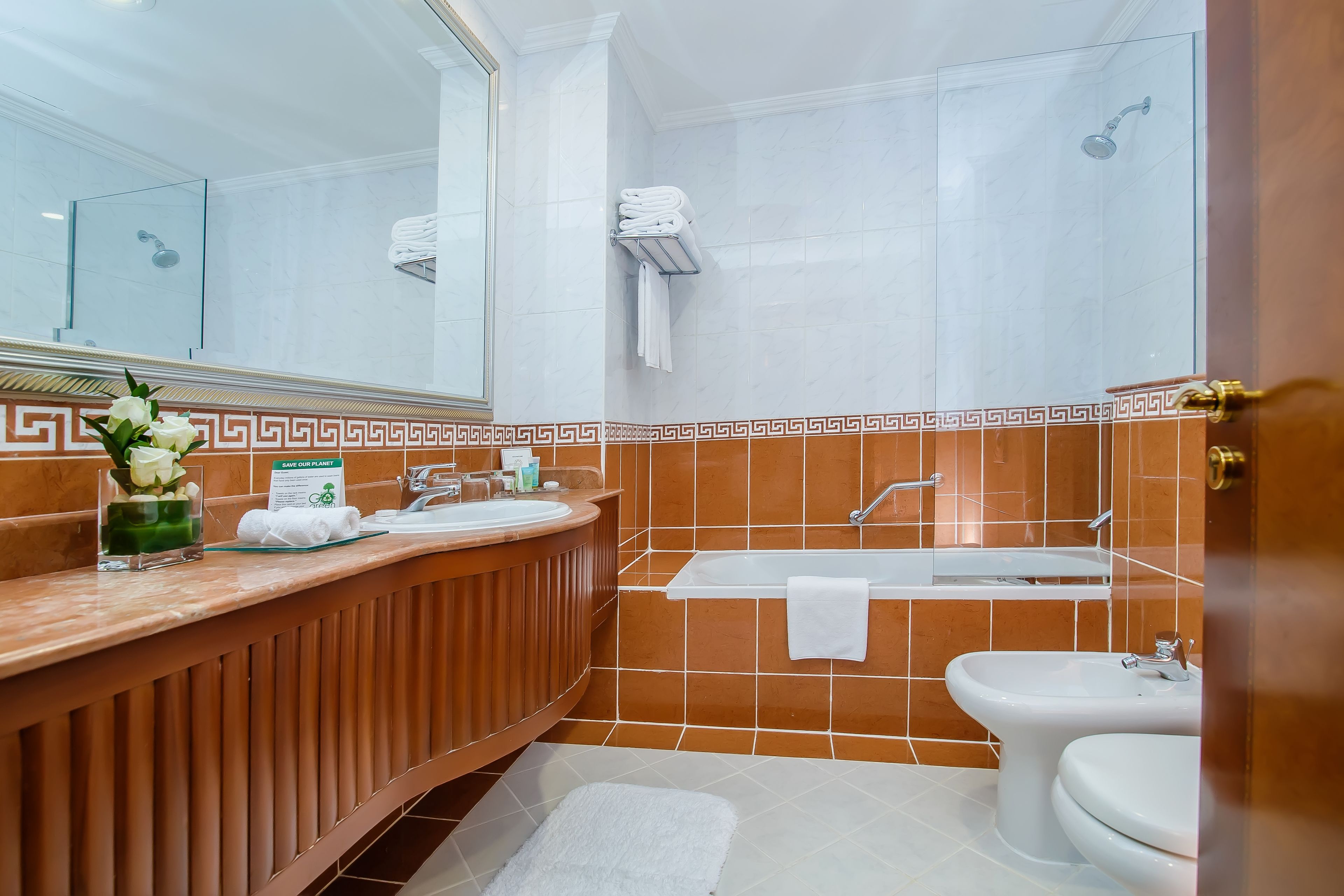 Grand Excelsior Hotel Bur Dubai - Tap to explore photos