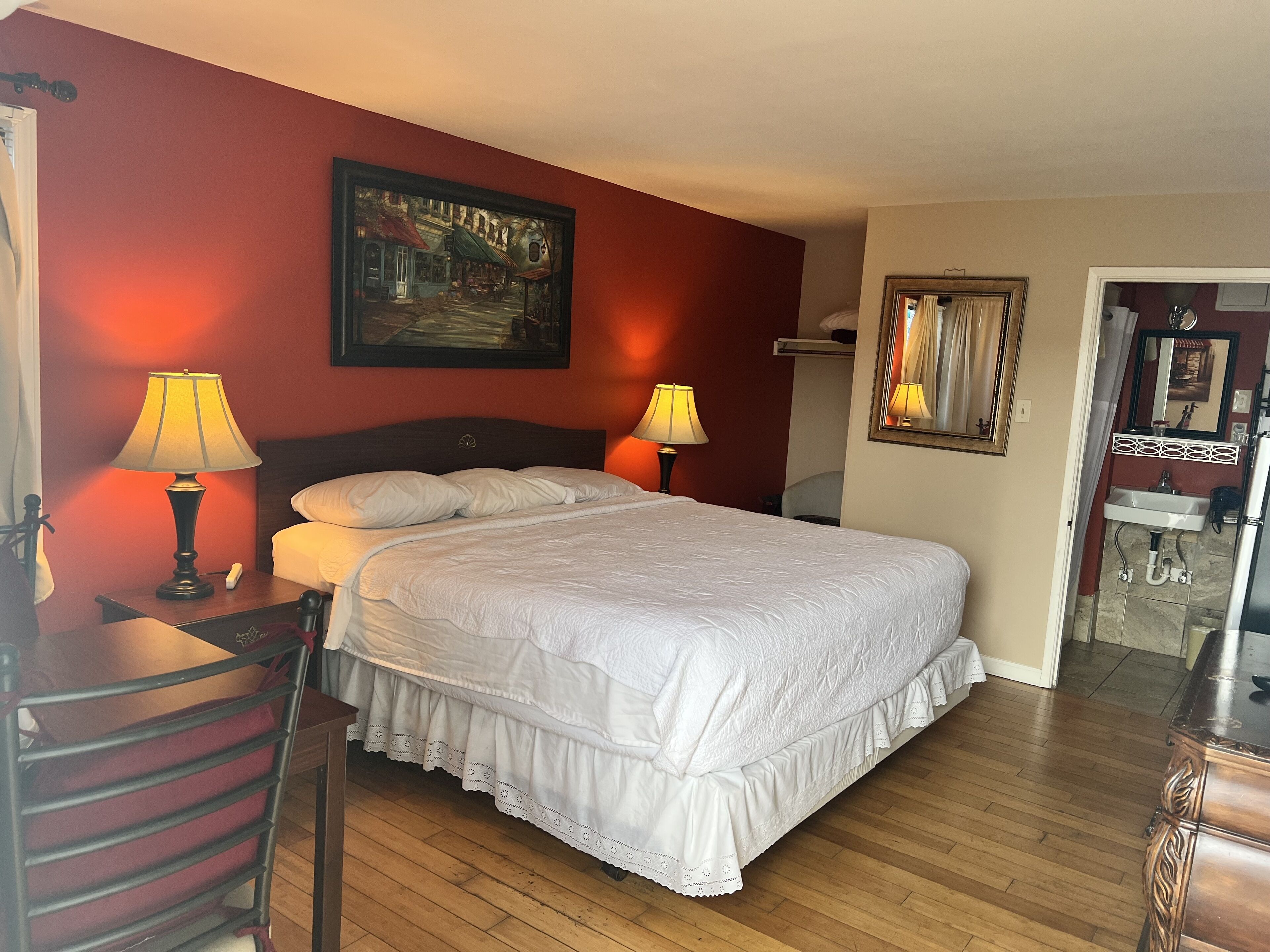 Great House Motel Room Type - 1 King Bed Room