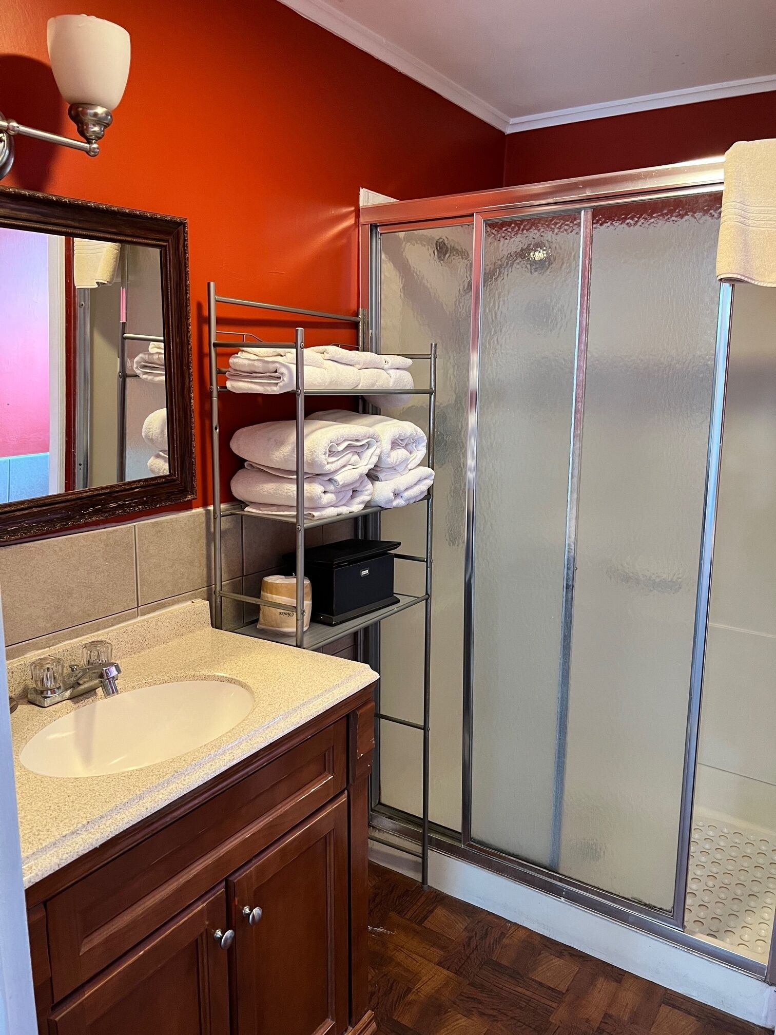Great House Motel Room Type - Deluxe 2 King Beds
