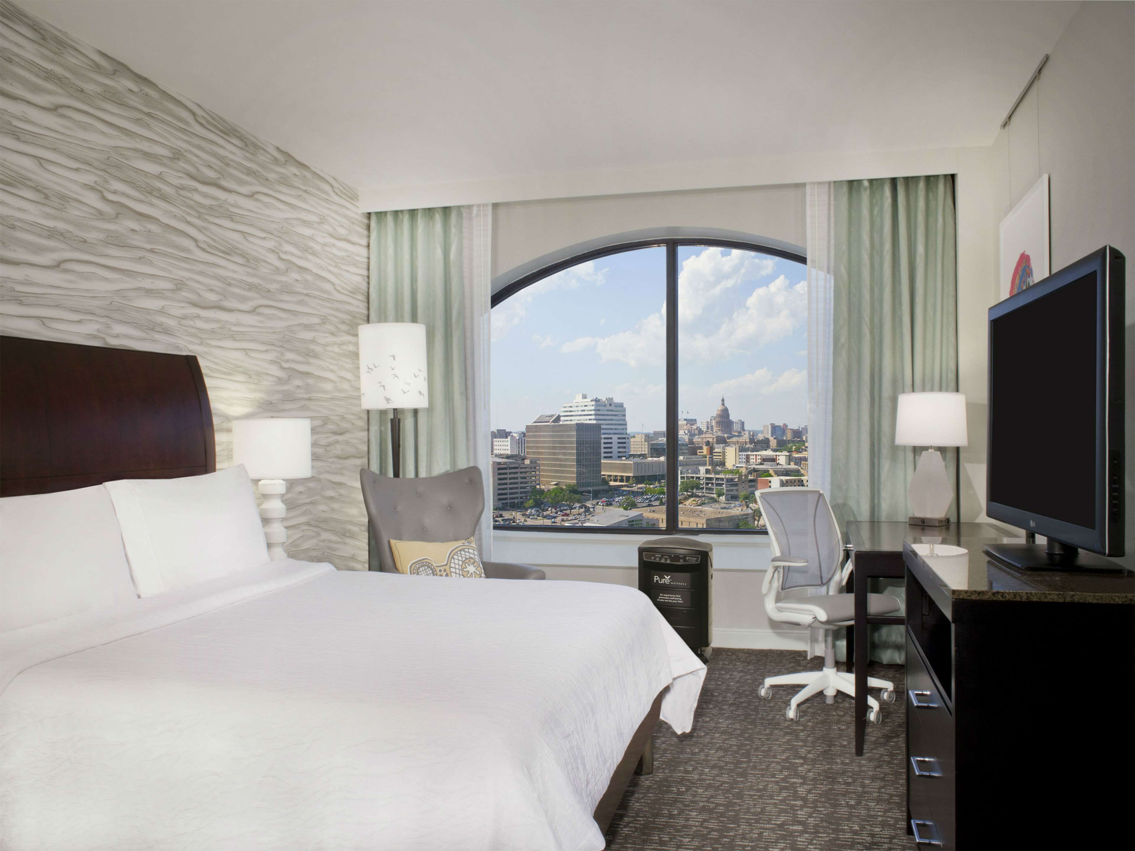 Hilton Garden Inn Austin Downtown/Convention Center Room Type - King Room