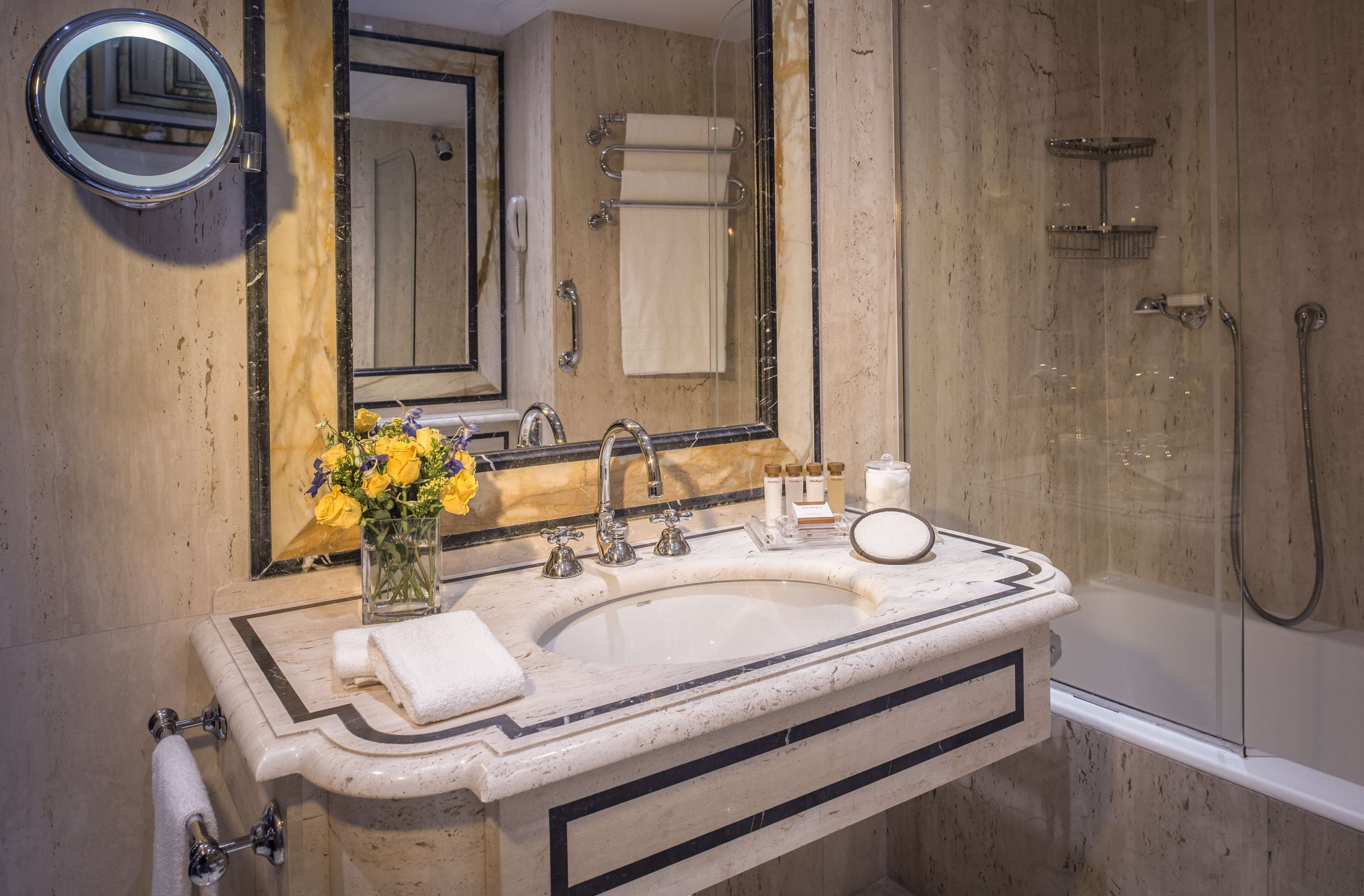 Rome Cavalieri, A Waldorf Astoria Hotel by Hilton Room Type - TWIN DELUXE