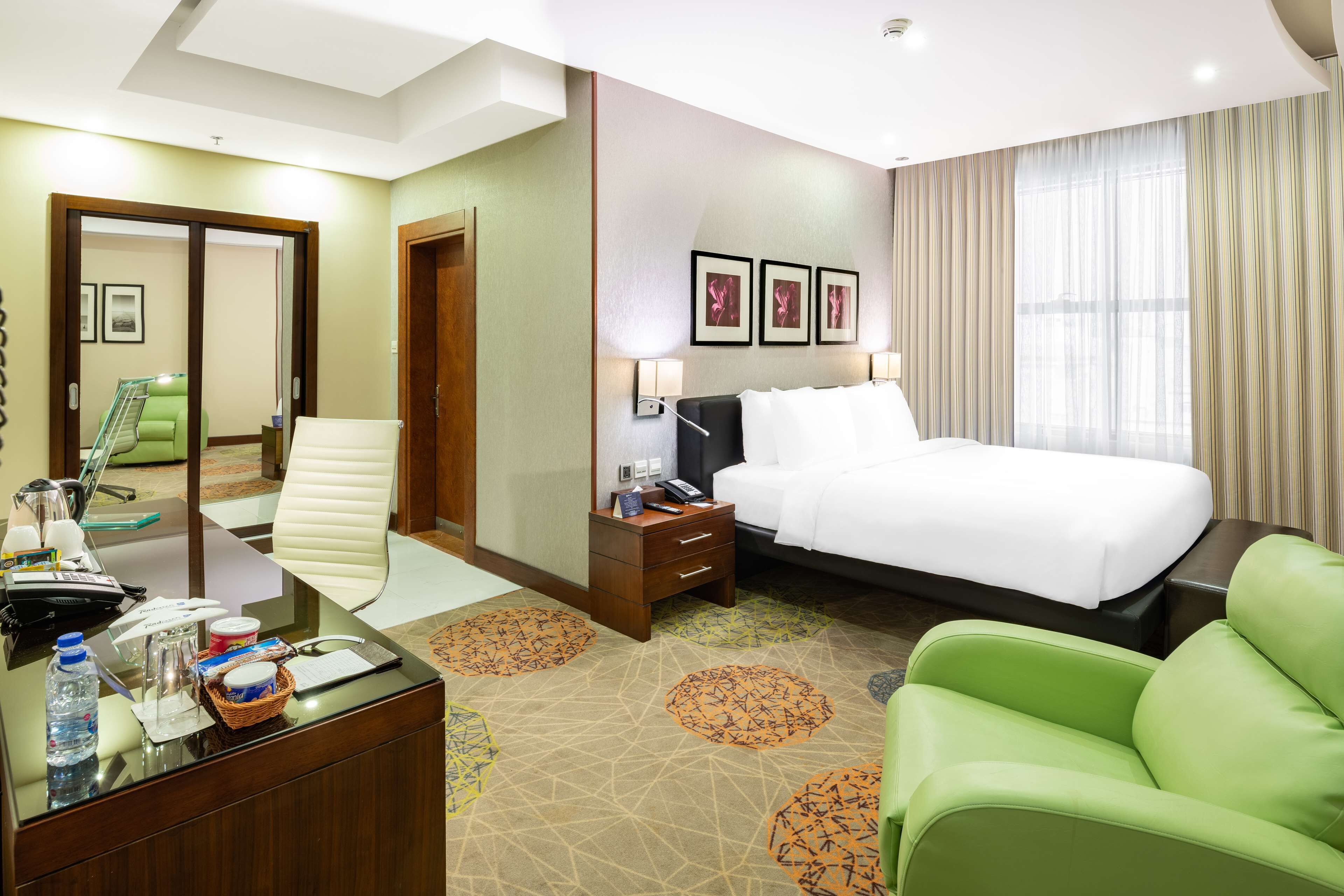Radisson Blu Hotel, Jeddah Plaza - Tap to explore photos