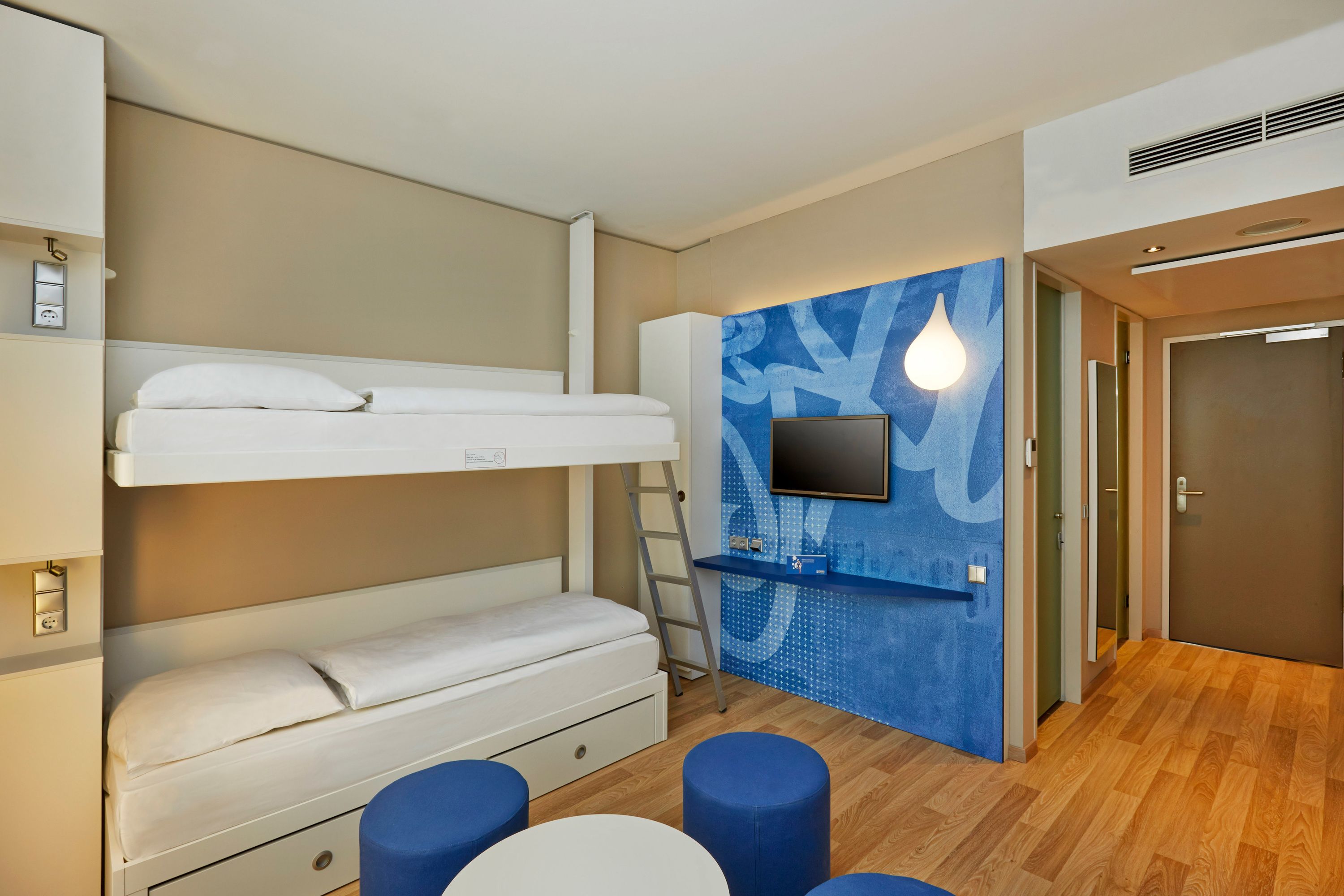 H2 Hotel München Messe Room Type - Comfort Quadruple Room
