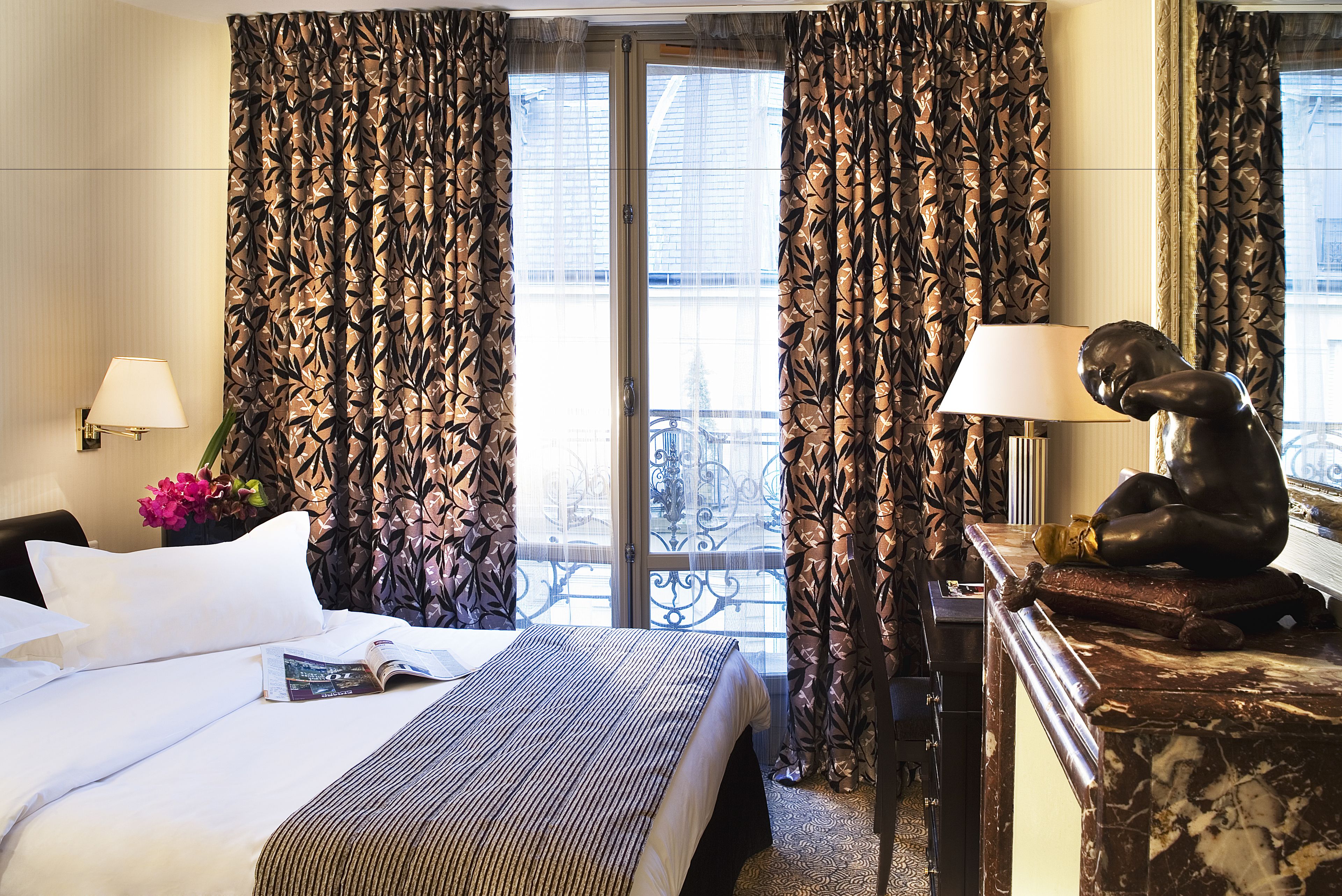 Hotel Vaneau Saint Germain - Tap to explore photos