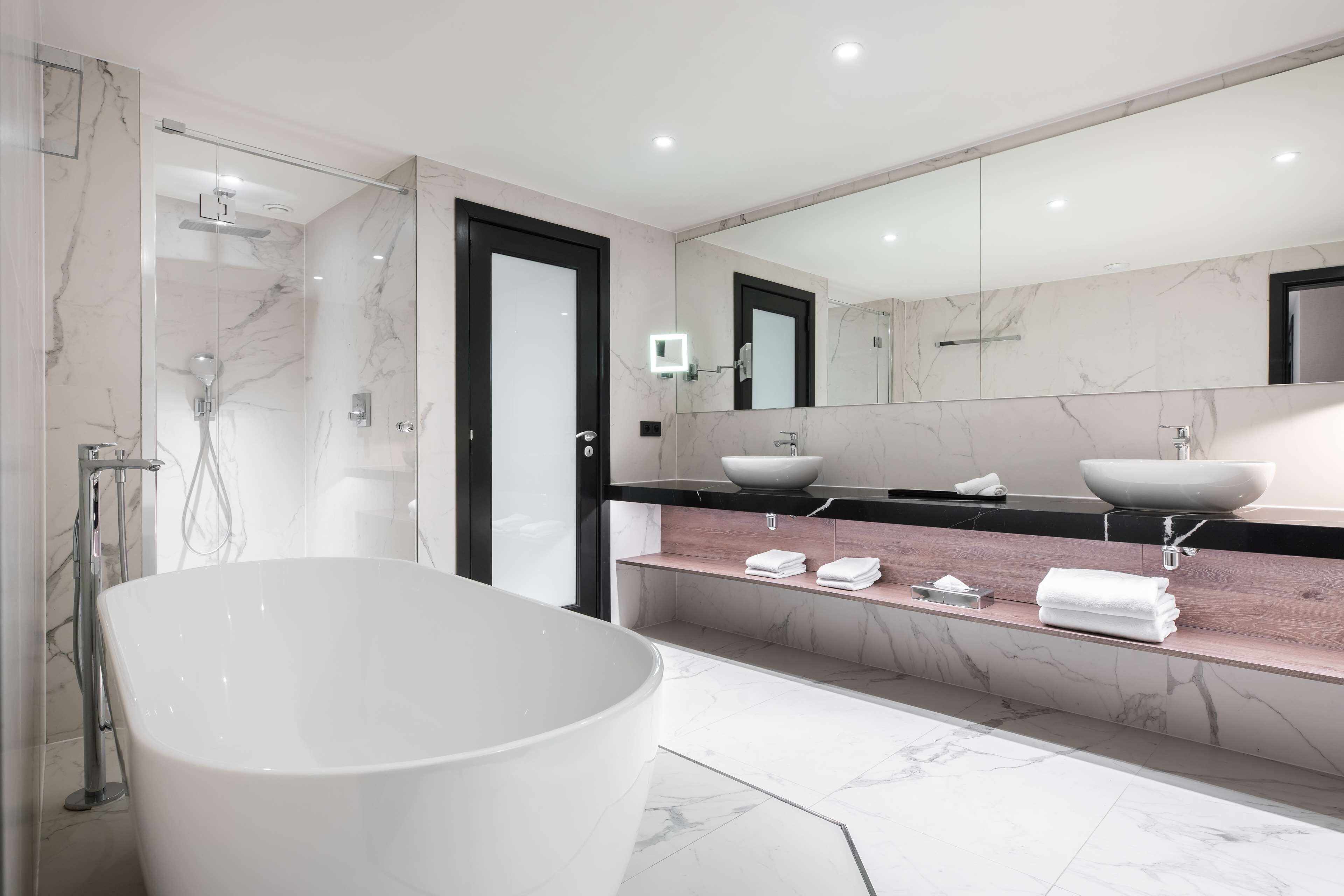 Radisson Collection Grand Place Brussels - Tap to explore photos