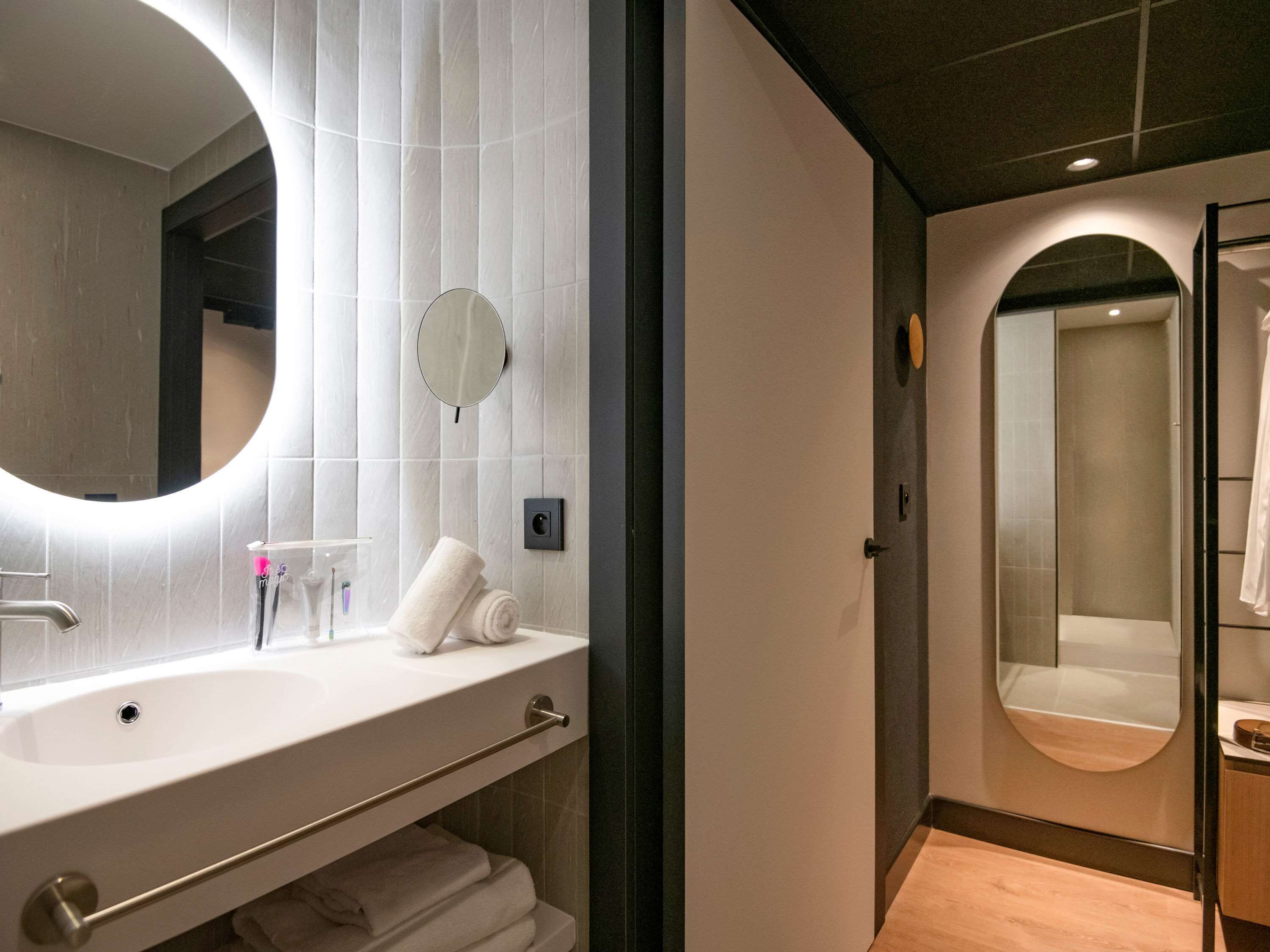 Novotel Nice Arenas Aeroport Room Type - Executive Double Room