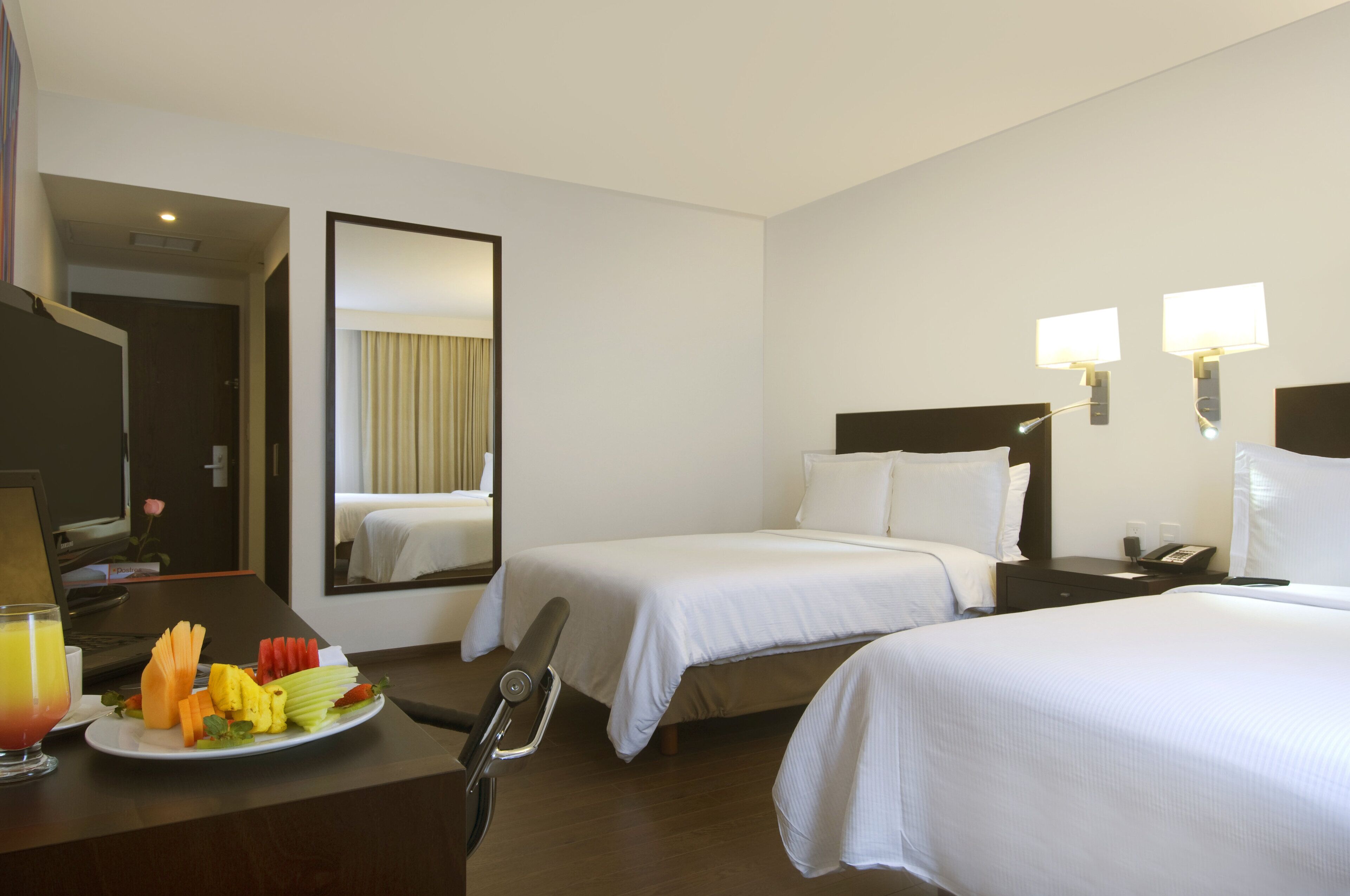 Fiesta Inn Insurgentes Sur - Tap to explore photos